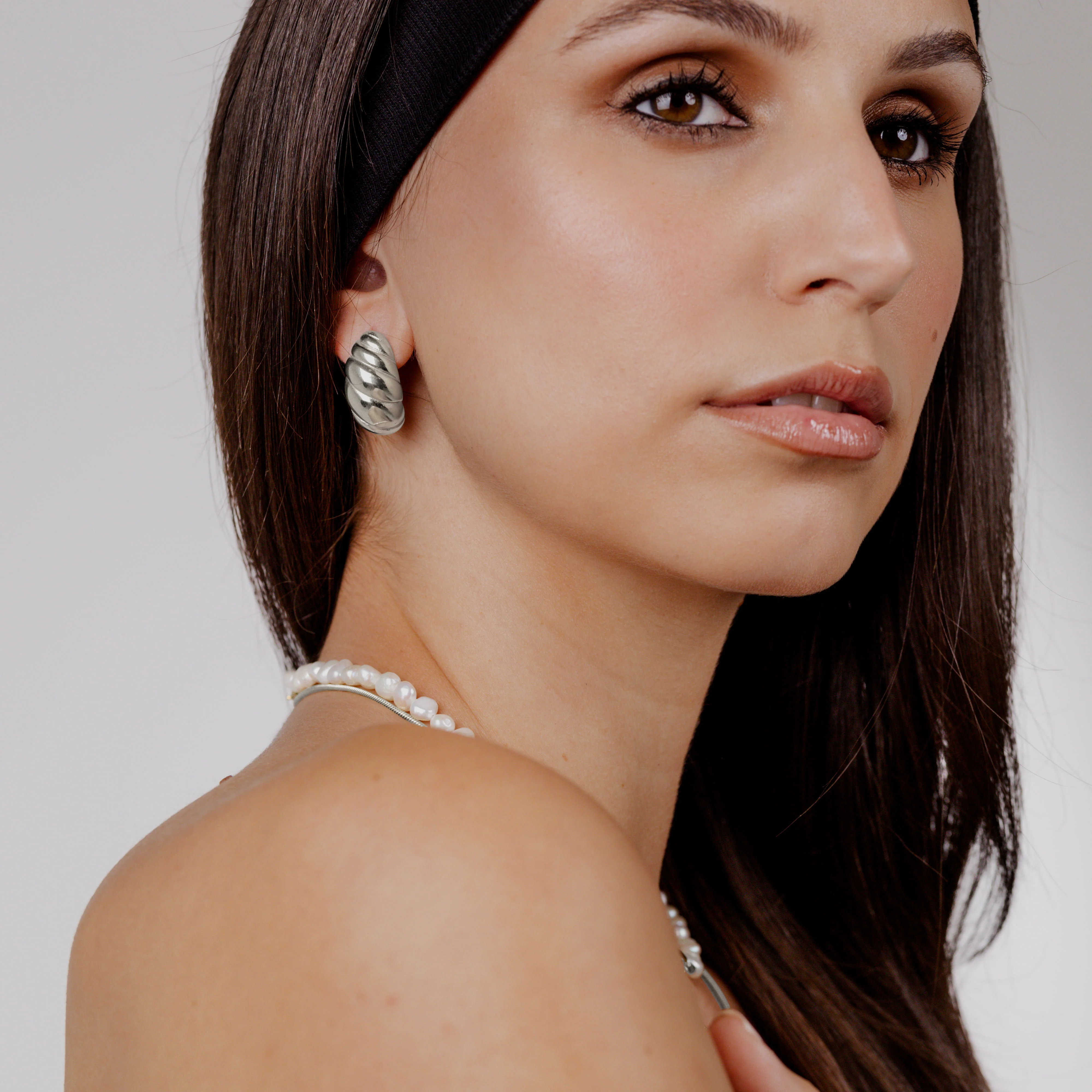 Bold Croissant Studs Silver - Image 2