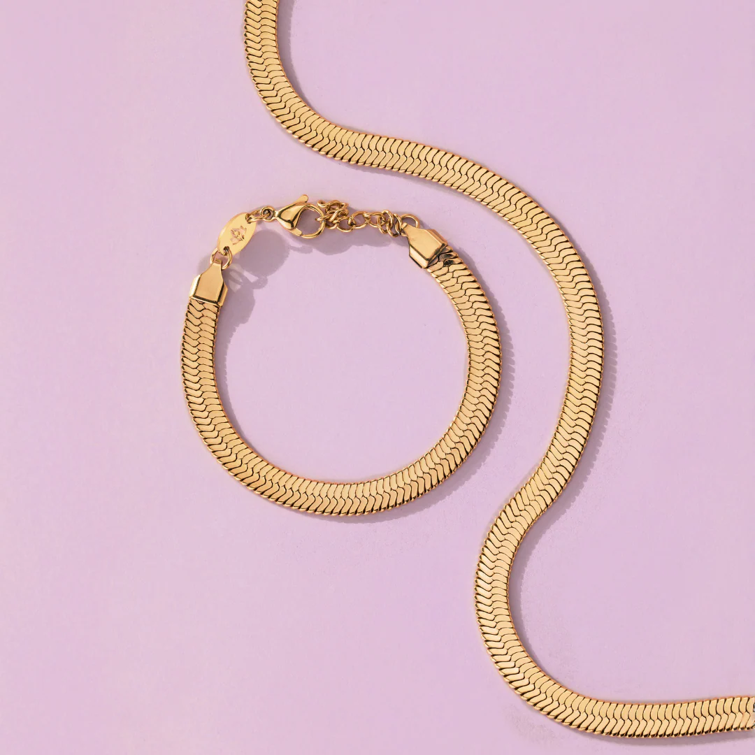 Bold Herringbone Bracelet Gold - Image 3