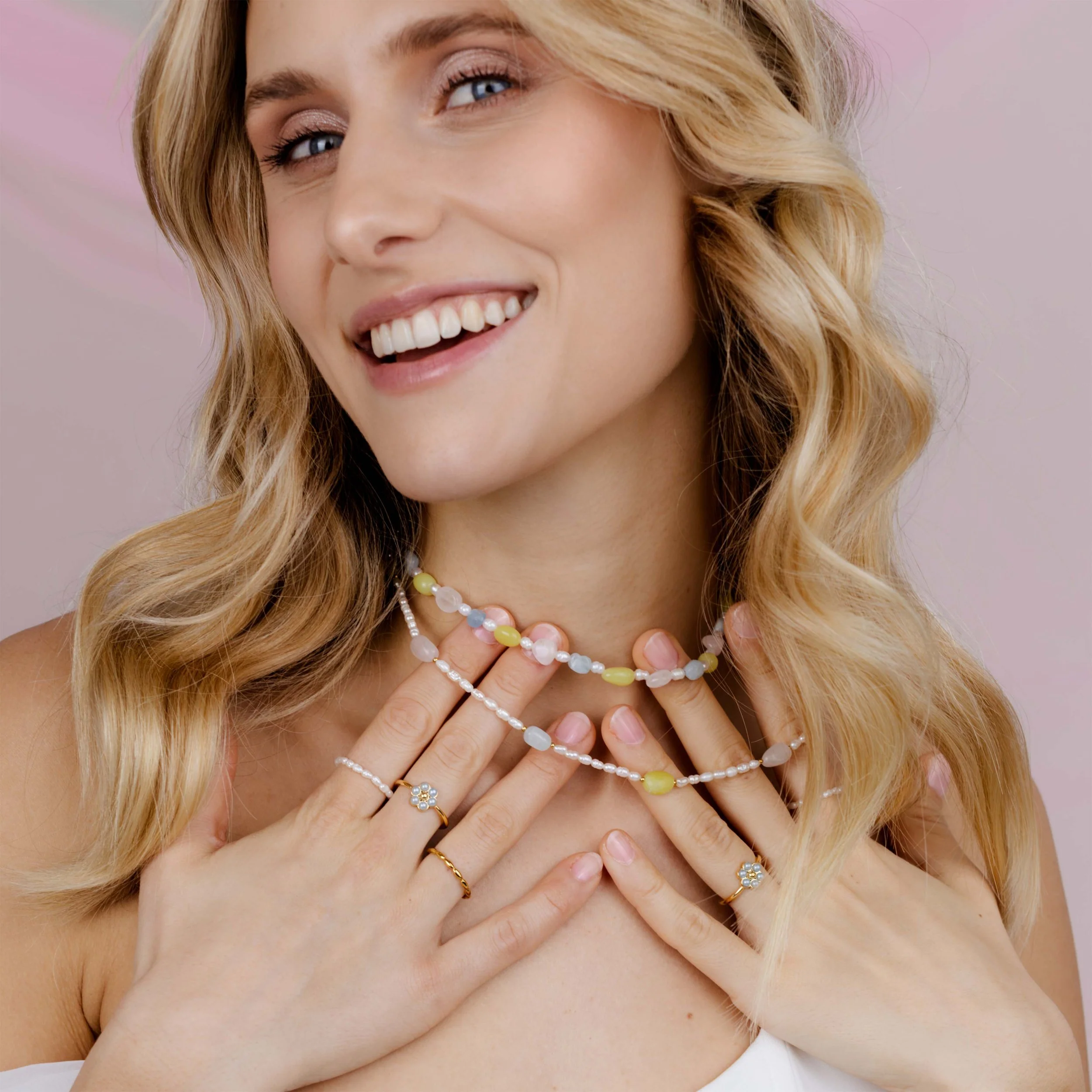 Cotton Candy Choker Gold - Image 3