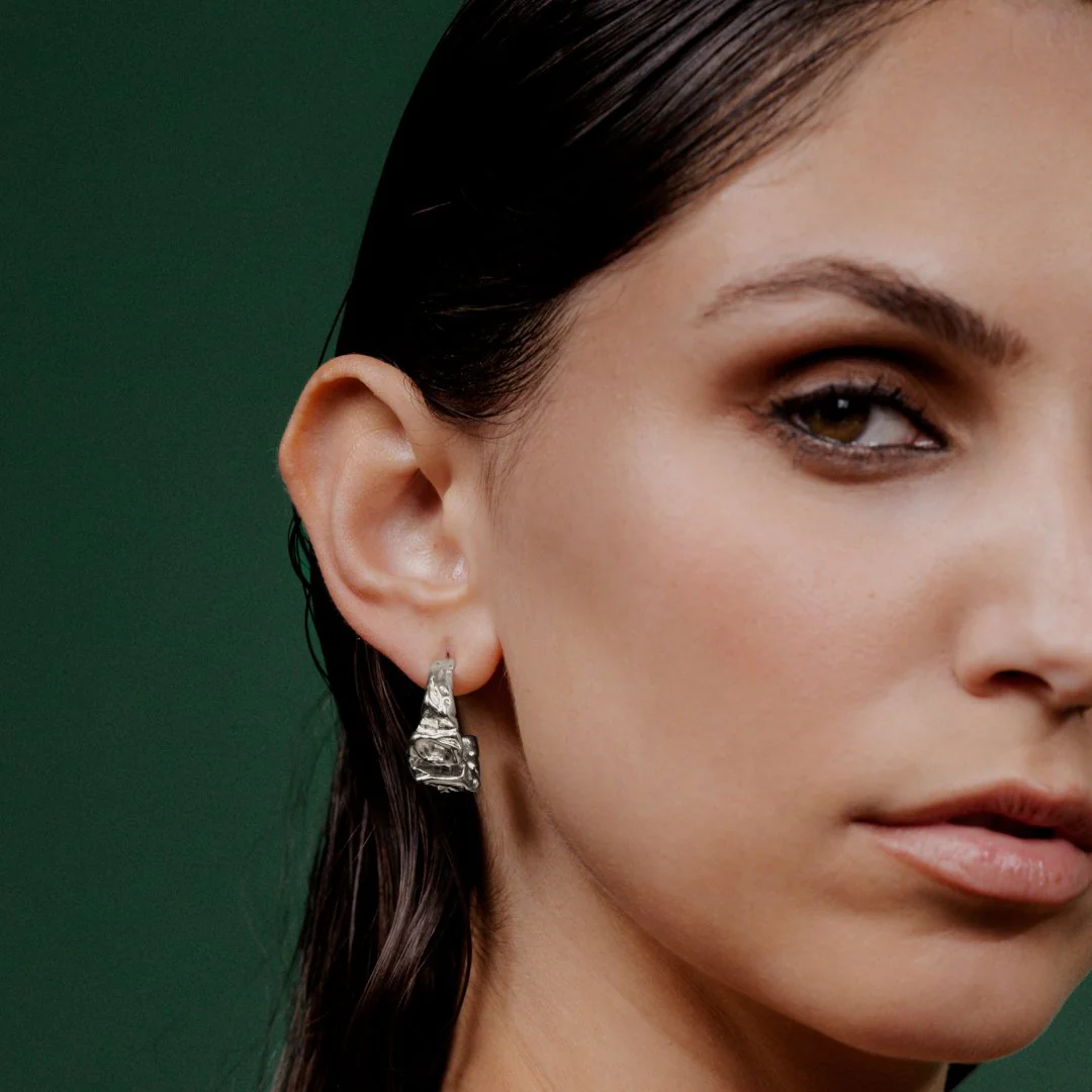 Crinkled Hoop Studs Silver - Image 2