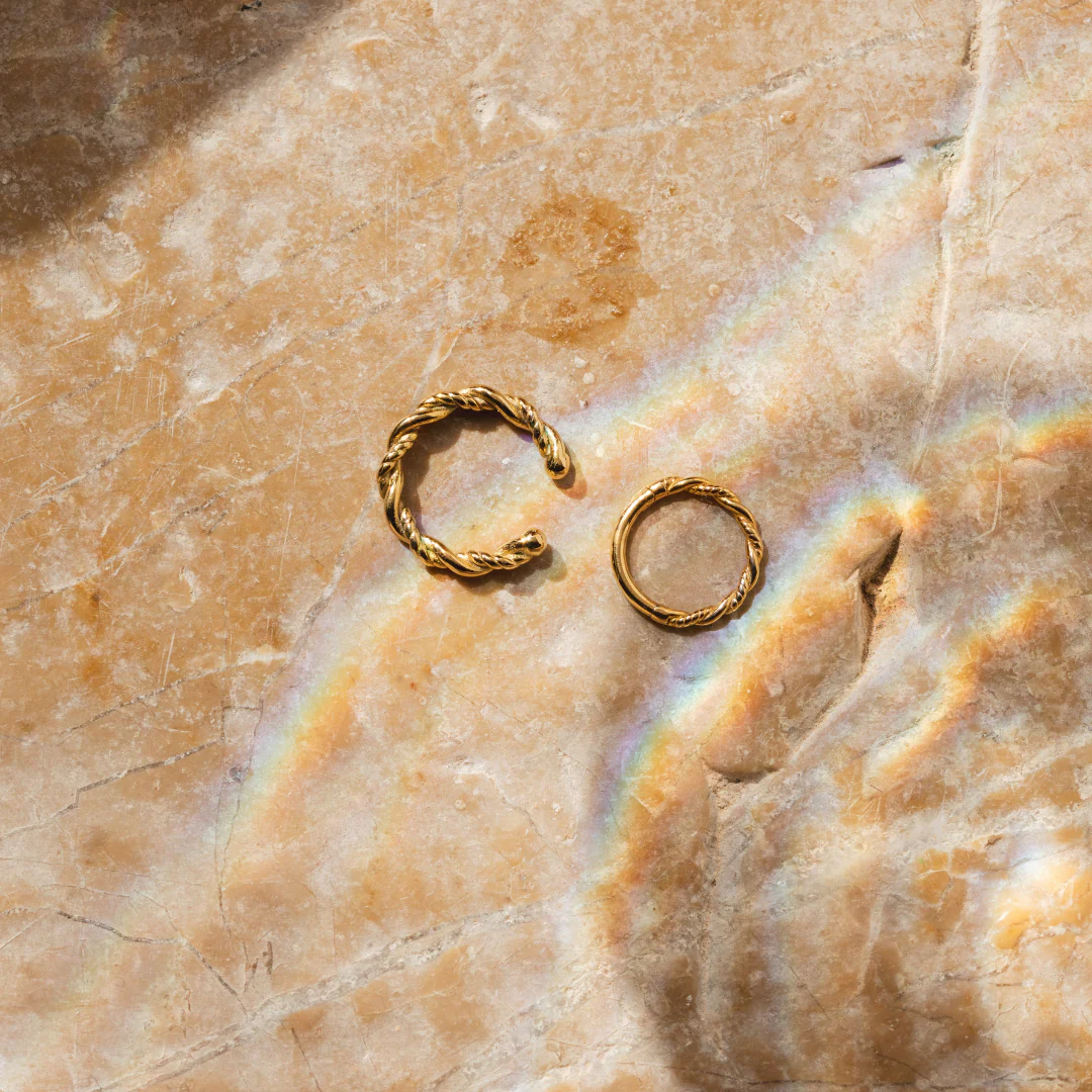 Curly Twist Ear Cuff Gold - Image 3
