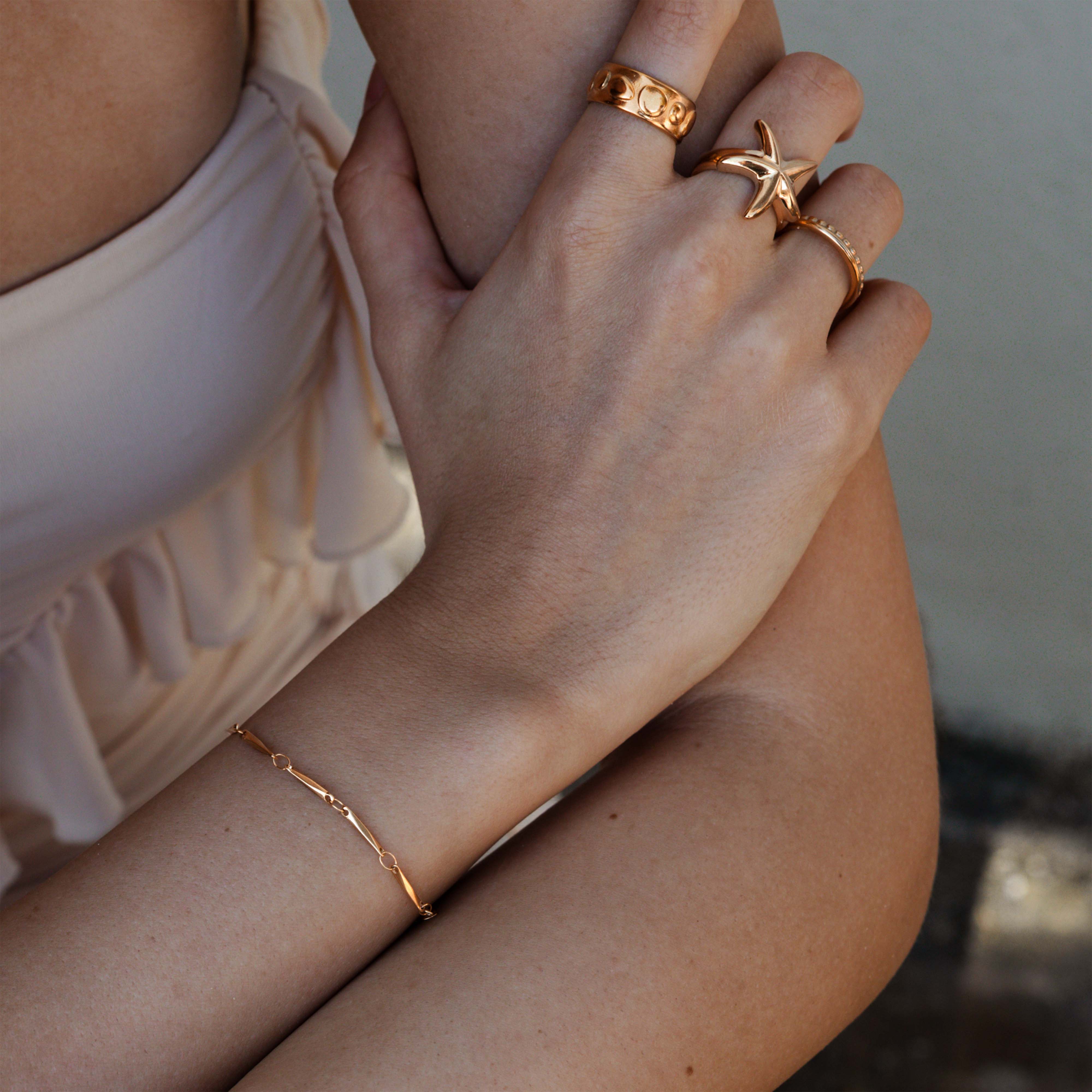 Curved Links Bracelet Rose Gold - Image 2