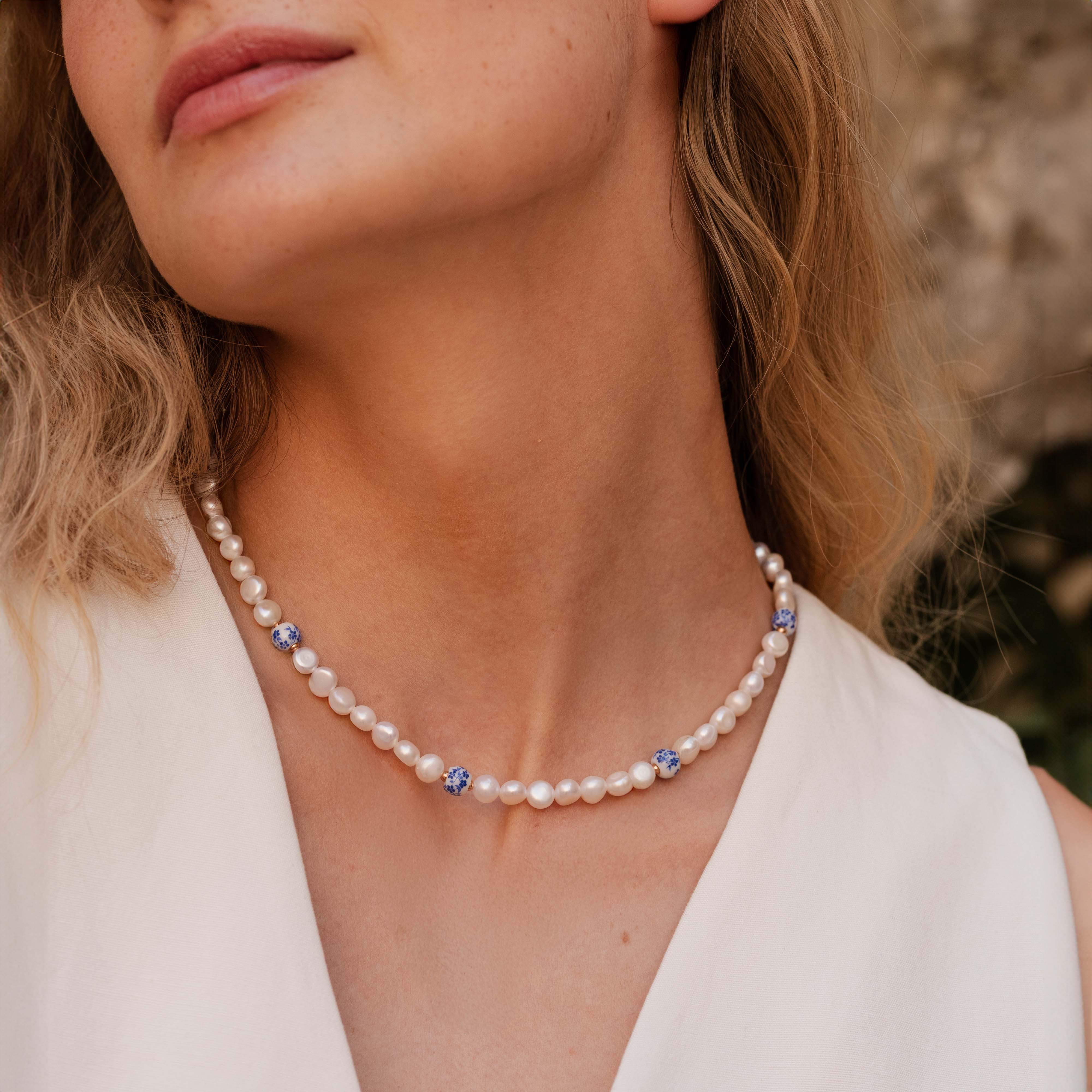 Flower Tile Pearl Necklace Rose Gold - Image 4