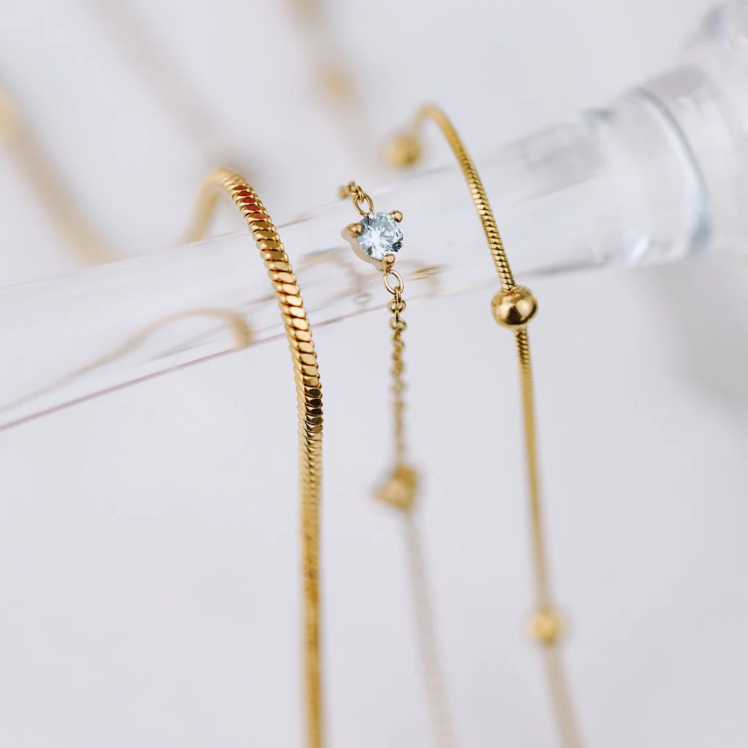 Dreamy Bracelet Stud Earrings Gold - Image 3
