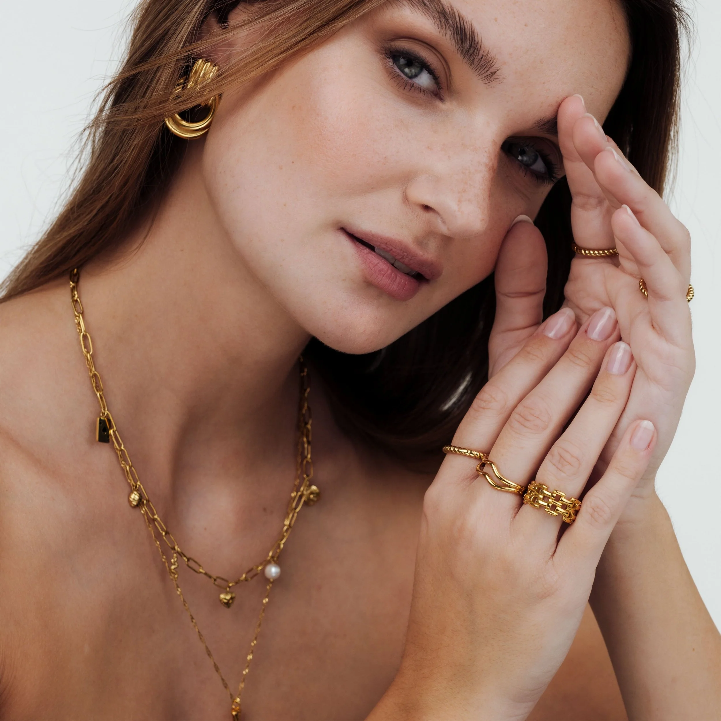 Endless Twist Ring Stud Earrings Gold - Image 3