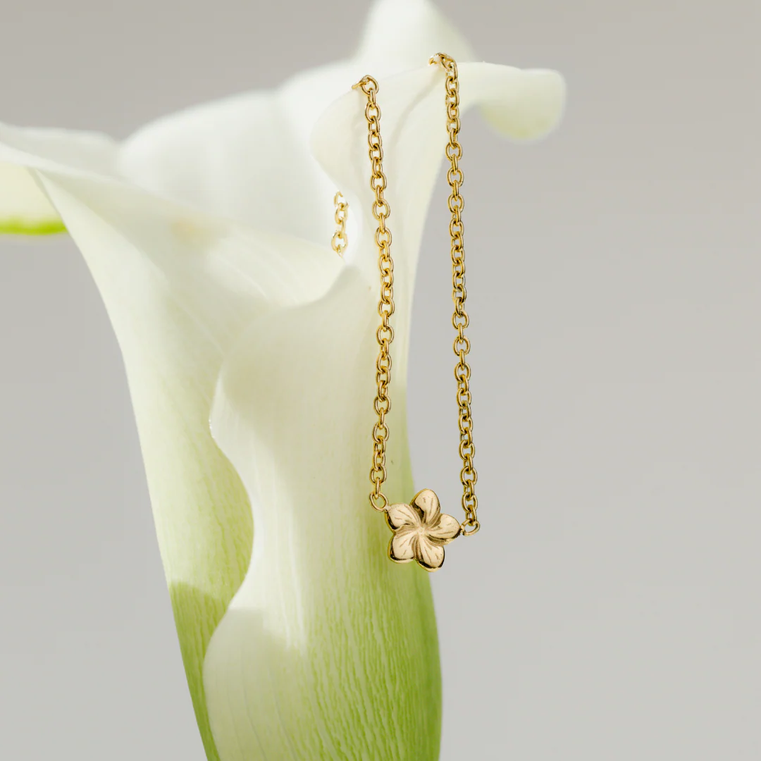 Floral Glow Choker Gold - Image 4