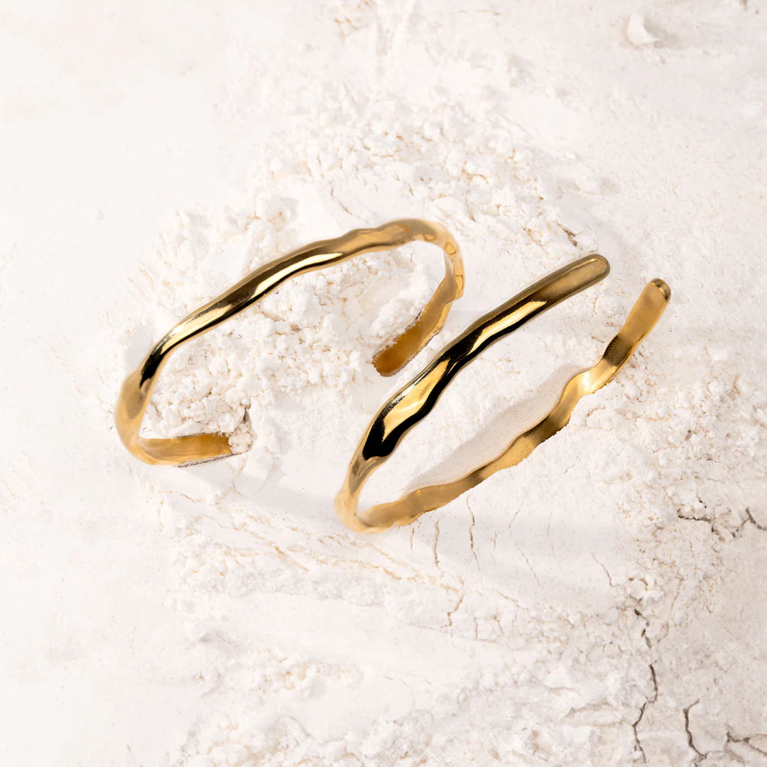 Flowing Bangle Gold - Image 3