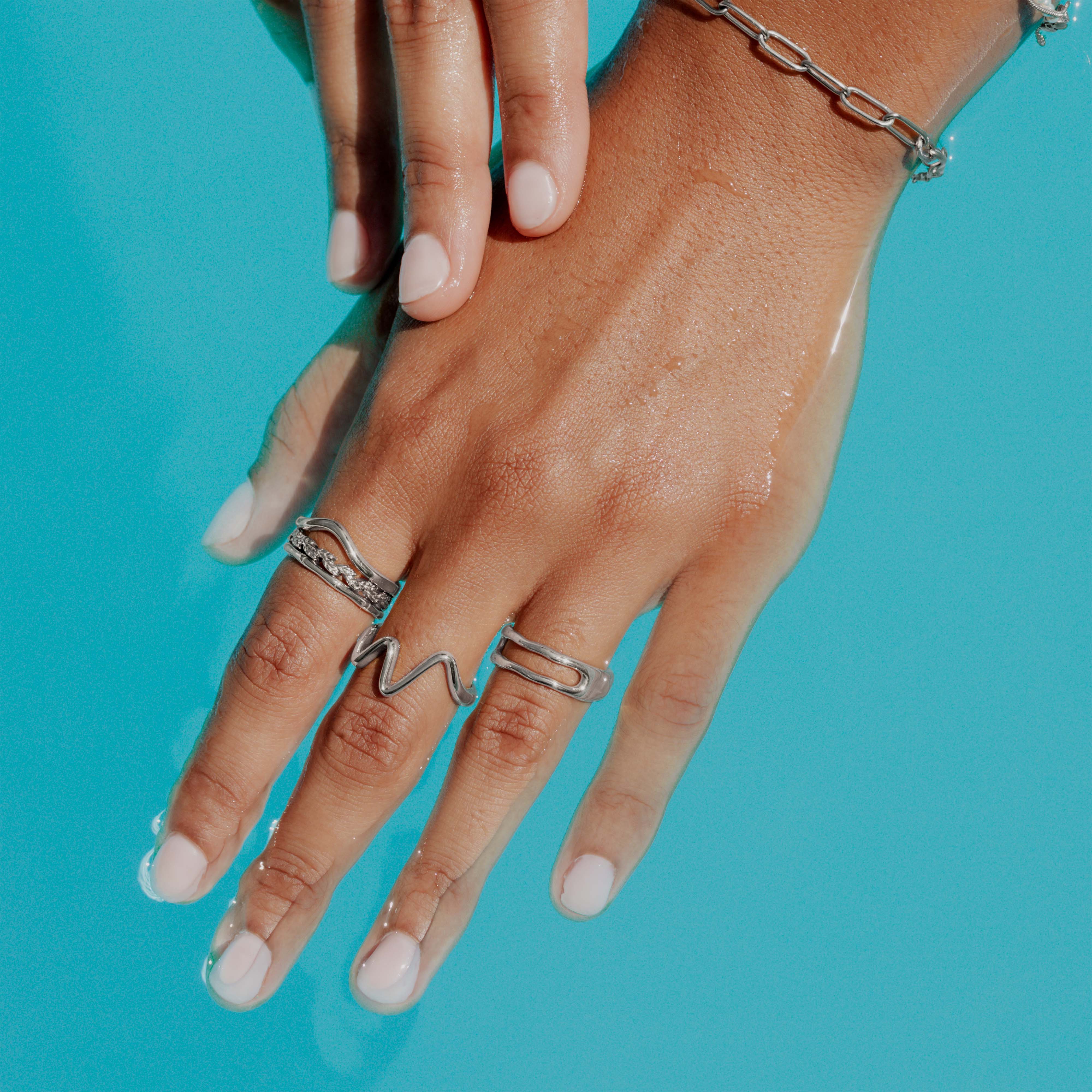 Flowing Gap Ring Silver - Image 2