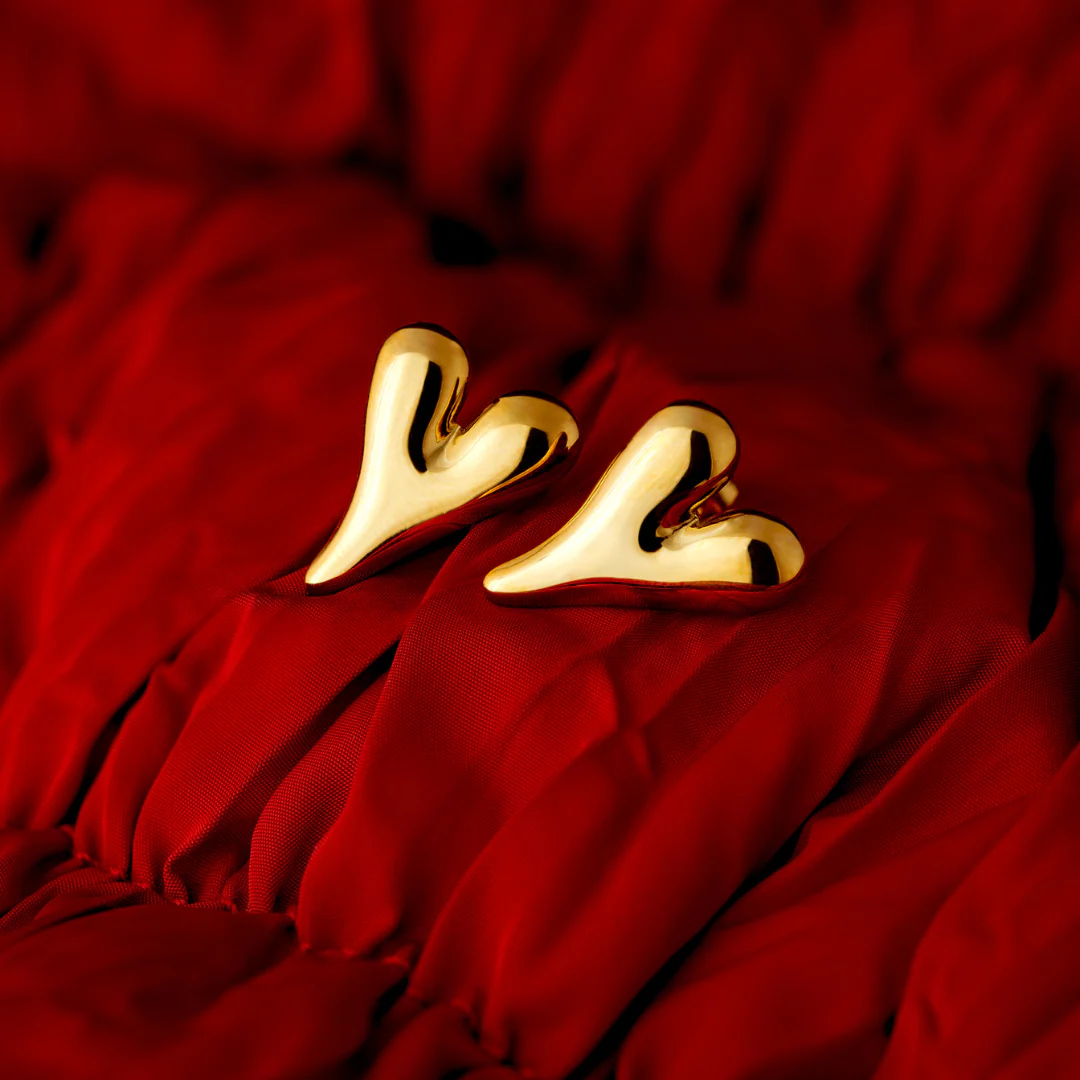 Flowy Heart Studs Large Gold - Image 3