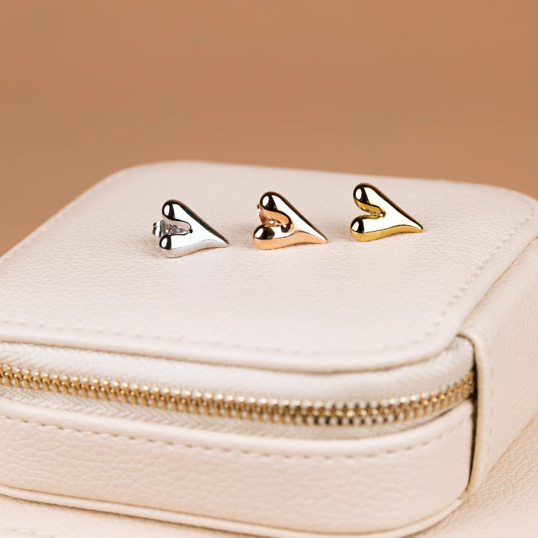 Flowy Heart Studs Small Gold - Image 3