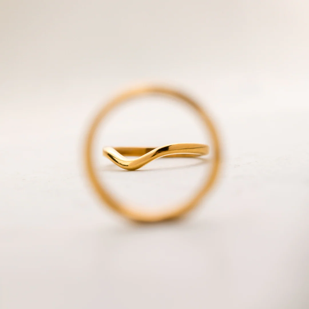Gentle Curve Ring Rose Gold - Image 3