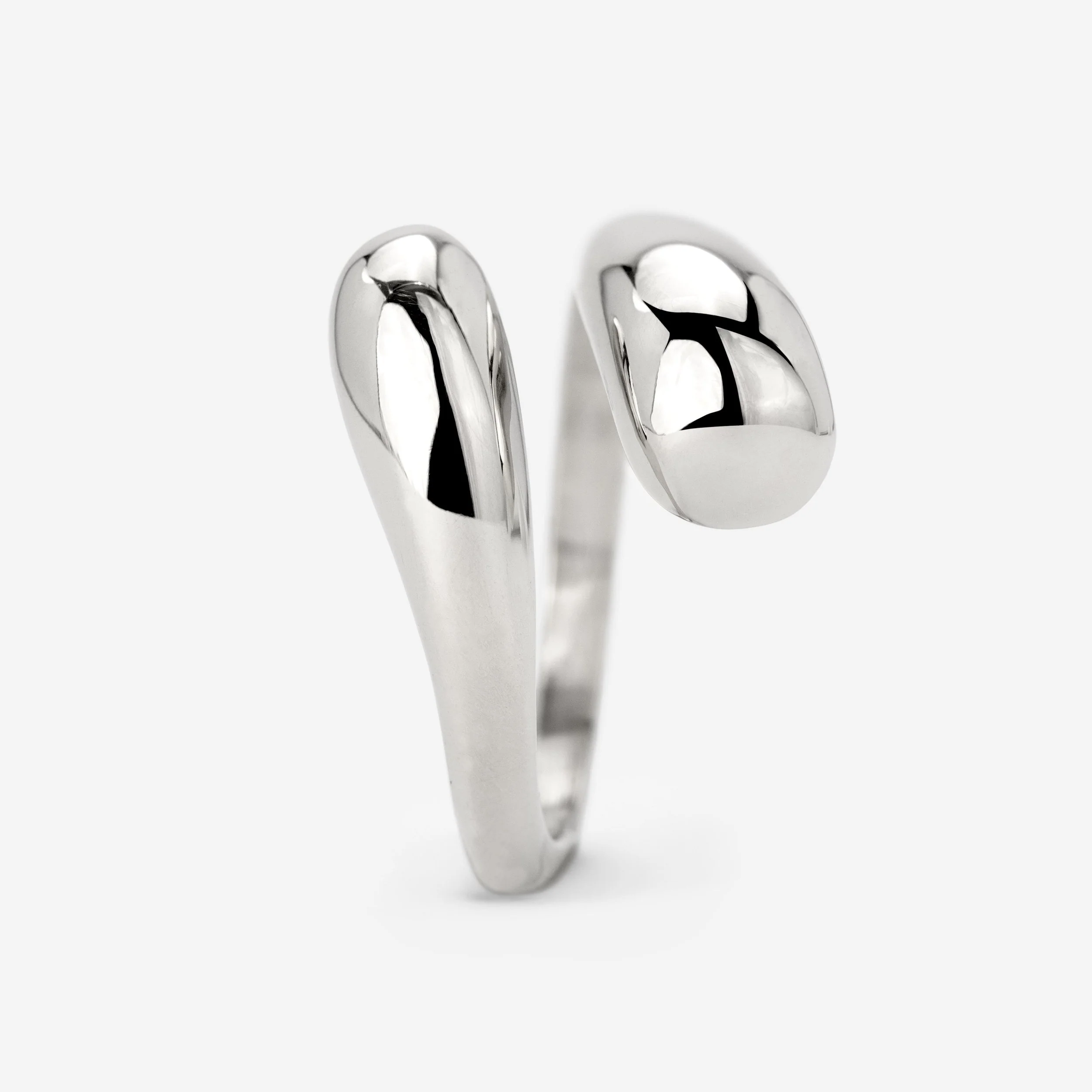 Gentle Embrace Ring Silver - Image 4