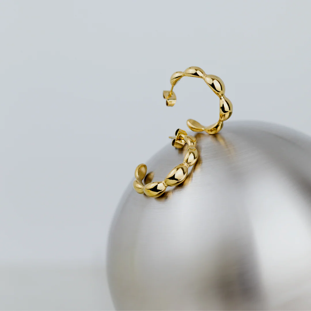 Graceful Curves Hoop Studs Silver - Image 3