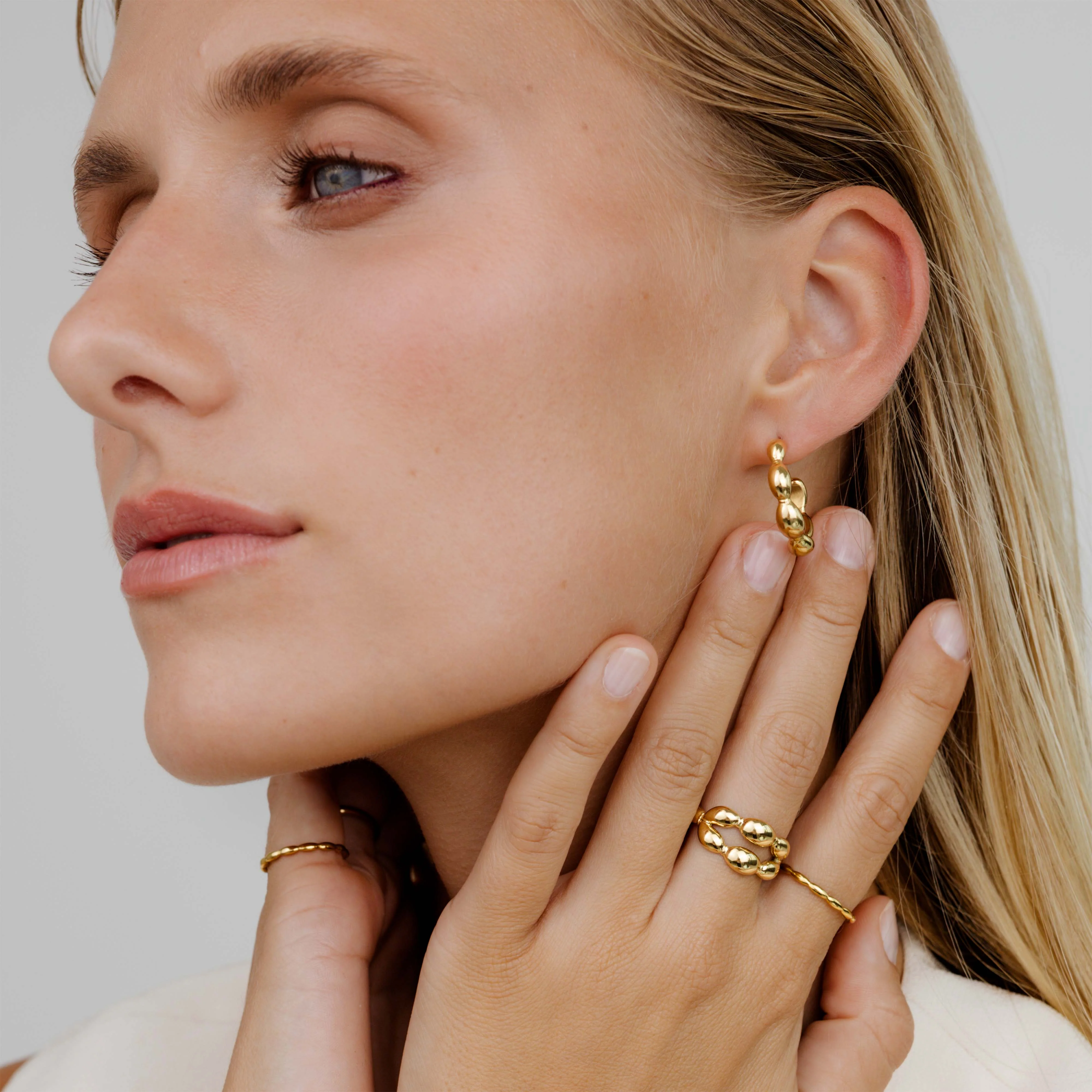 Graceful Curves Ring Gold - Image 2