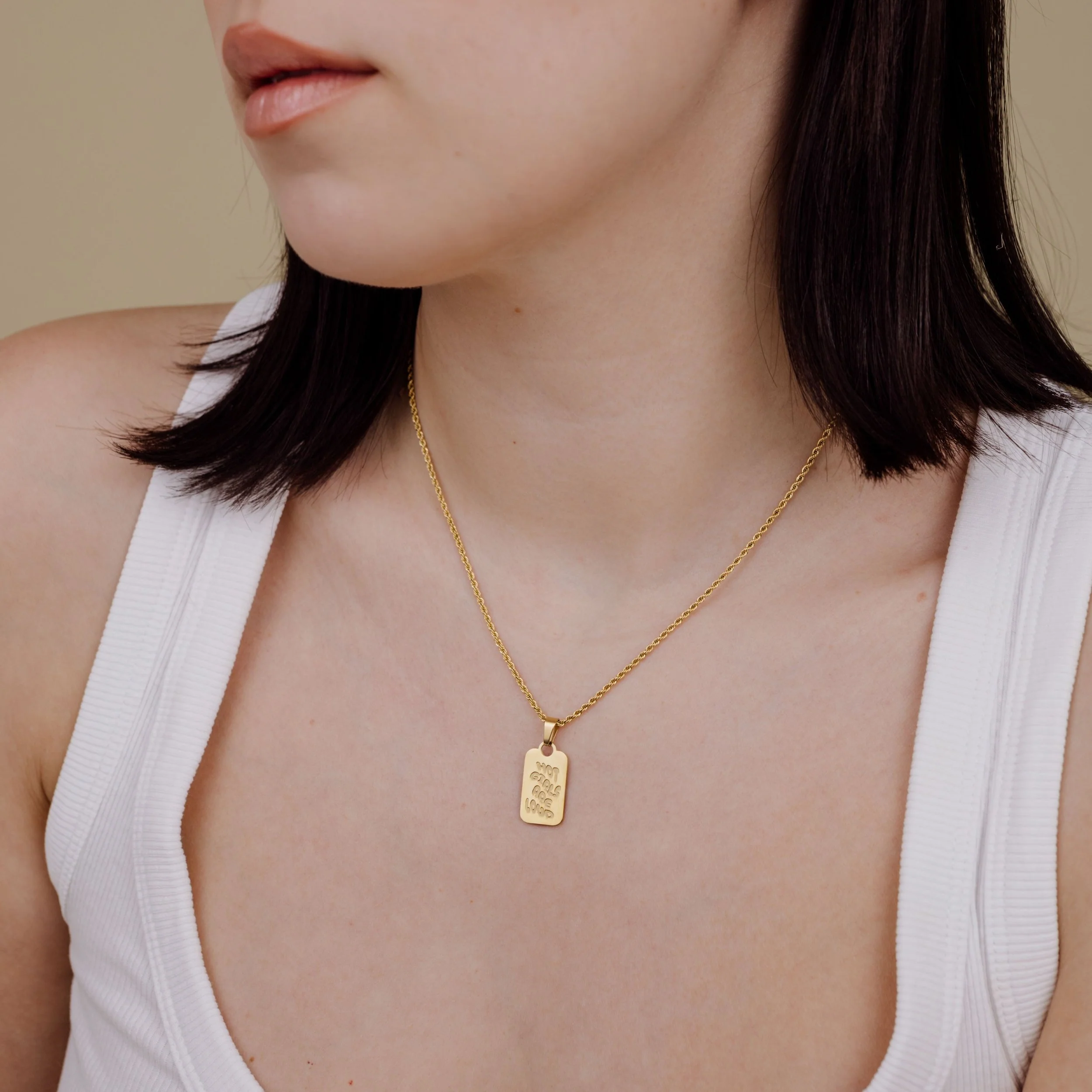 Hot girls are loud Necklace Gold - Image 2