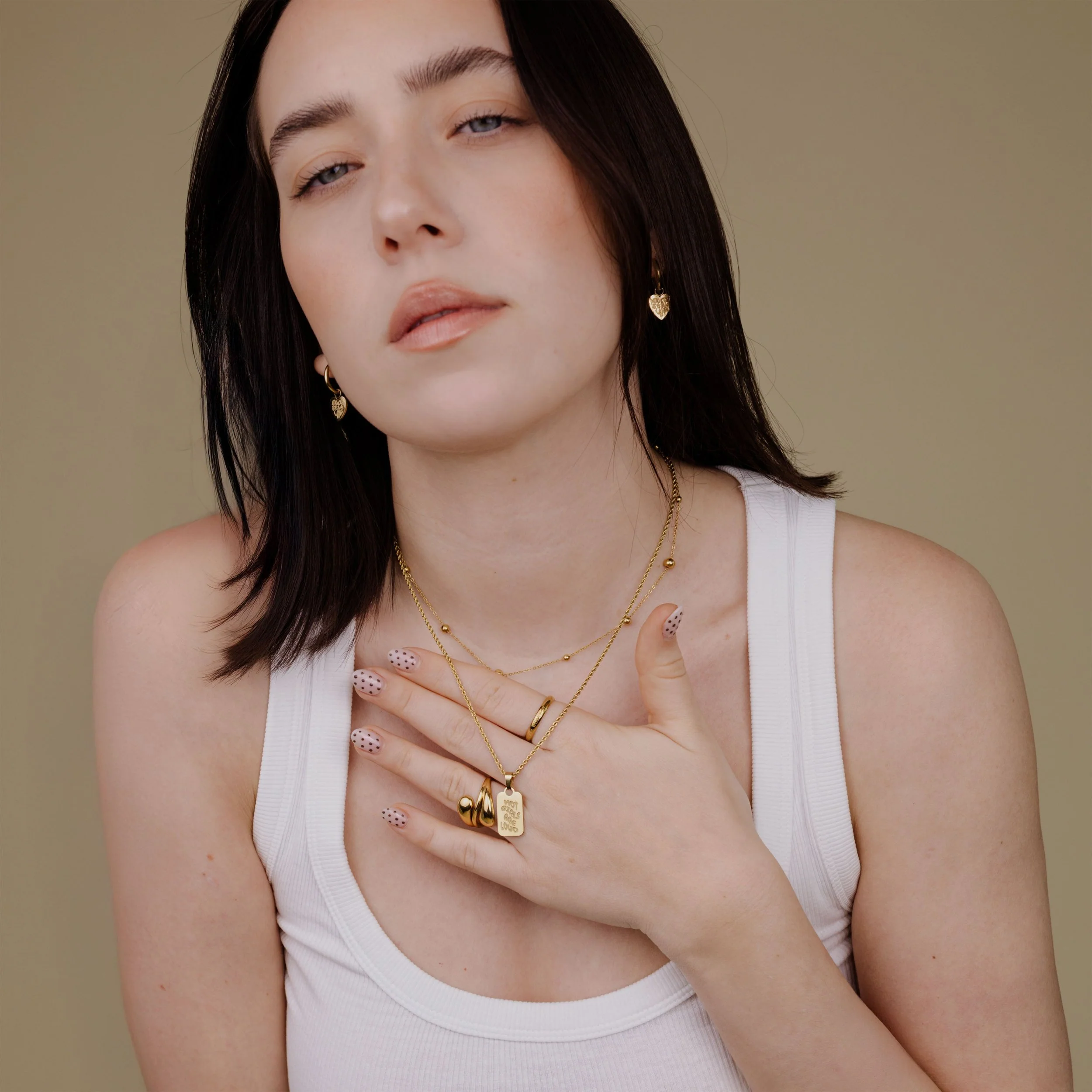 Hot girls are loud Necklace Gold - Image 3