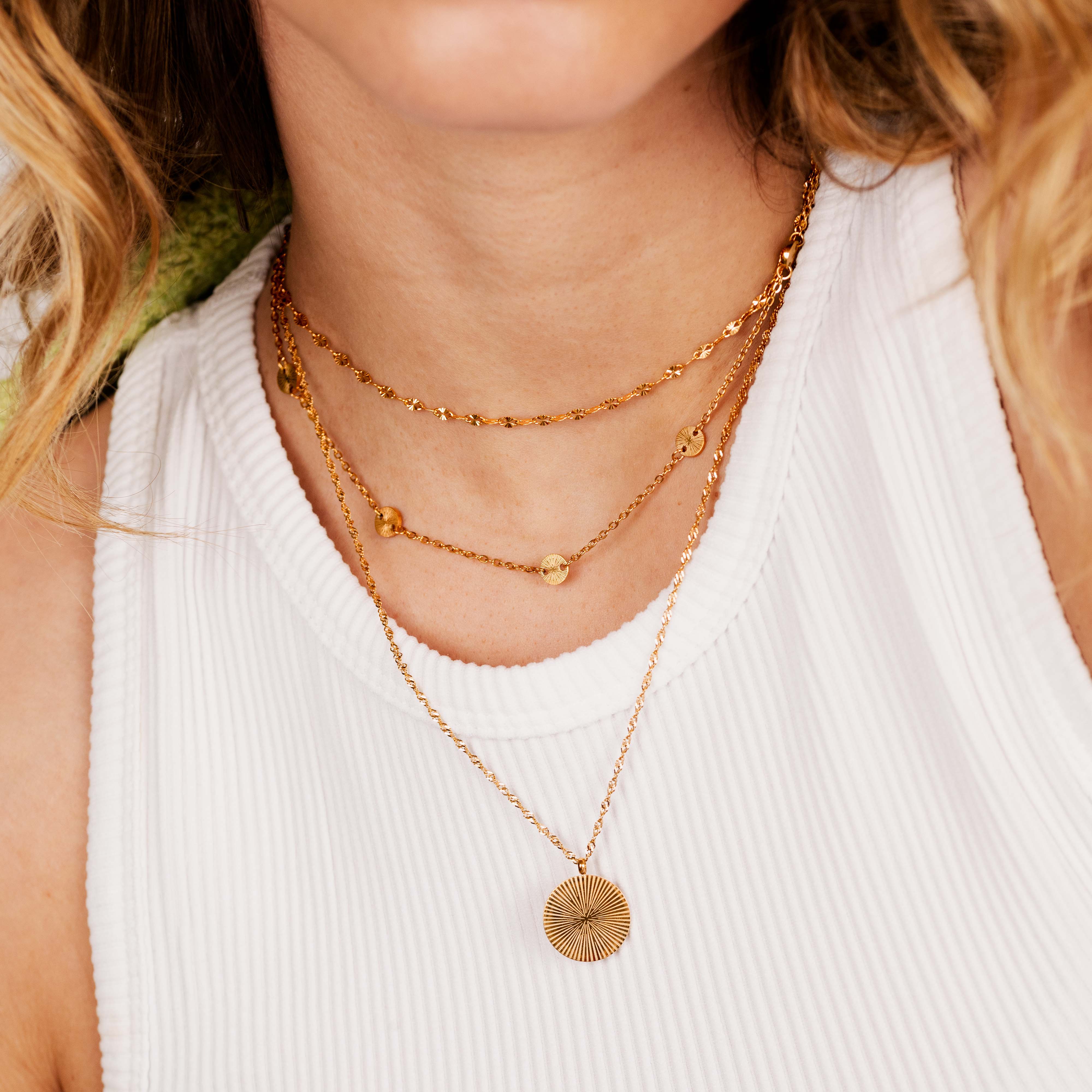 La Féminité Necklace Rose Gold - Image 2