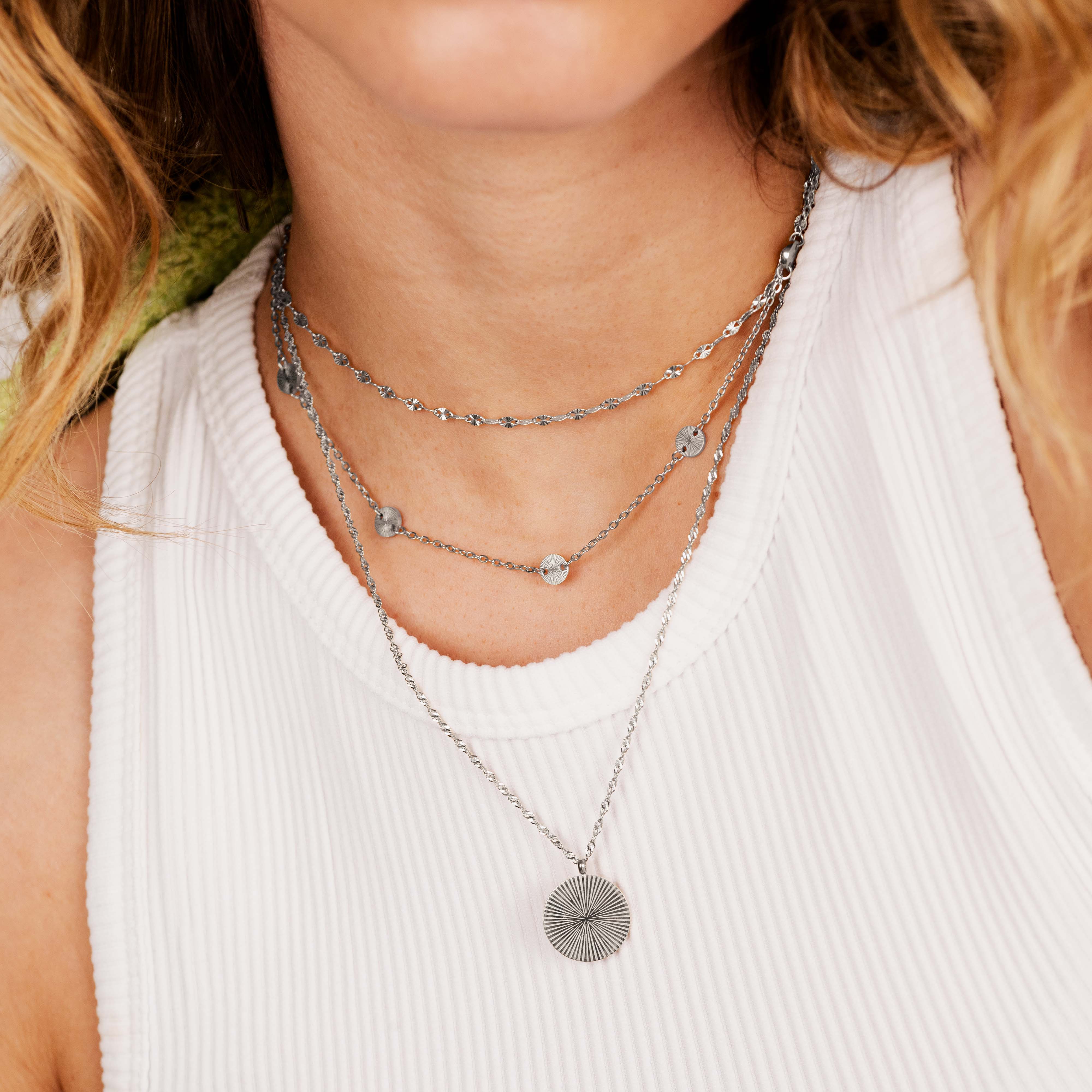 La Féminité Necklace Silver - Image 2