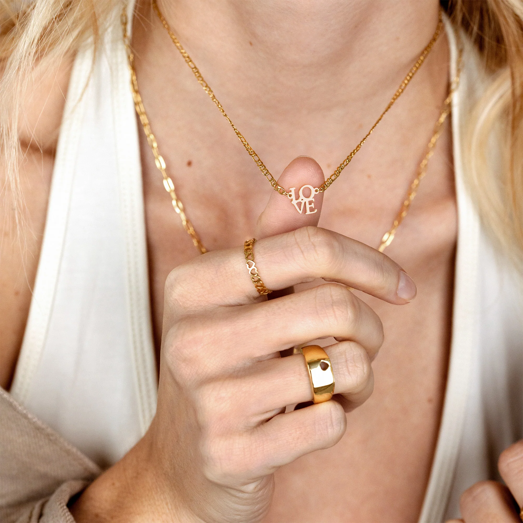 Lots of Love Necklace Gold - Image 2
