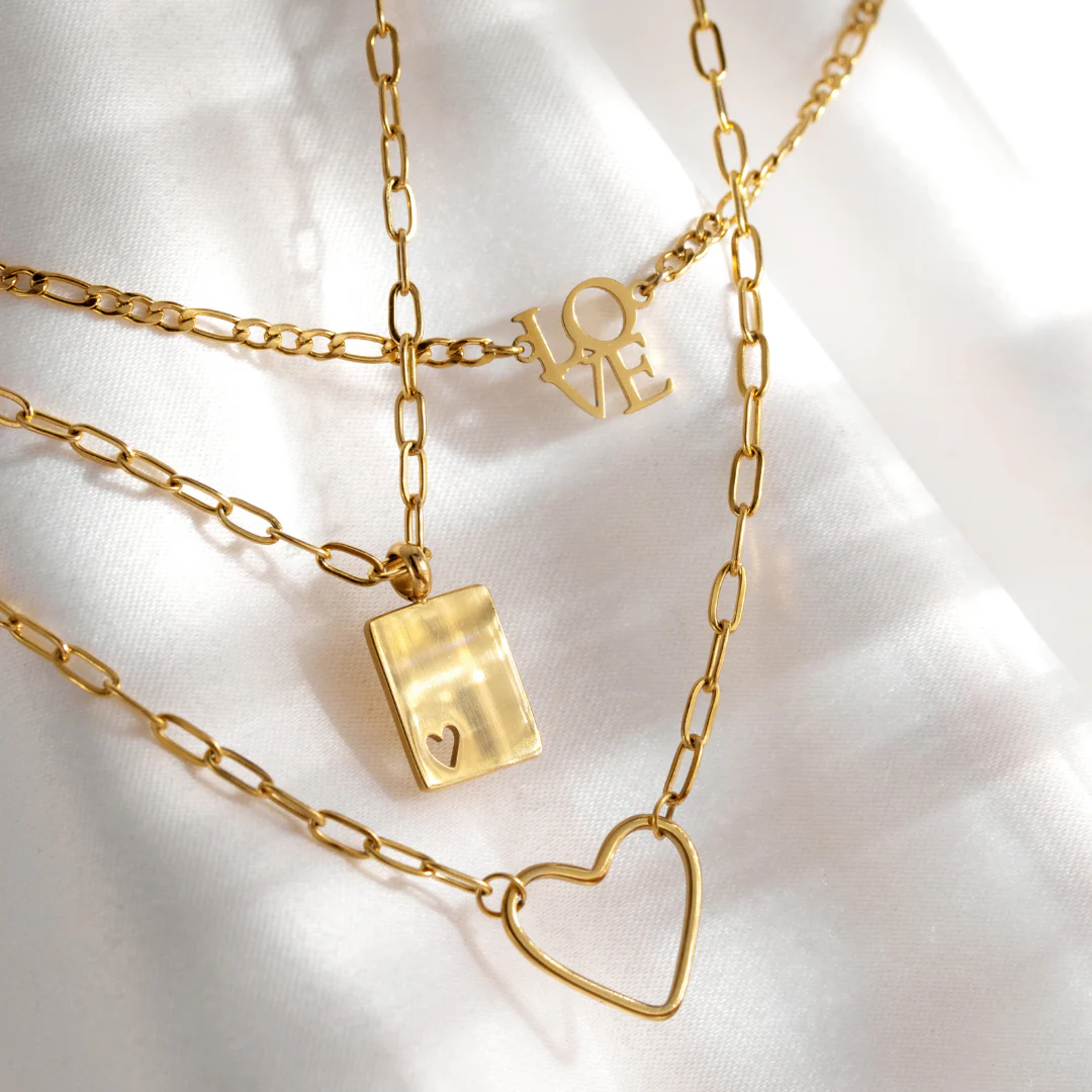 Lots of Love Necklace Gold - Image 4