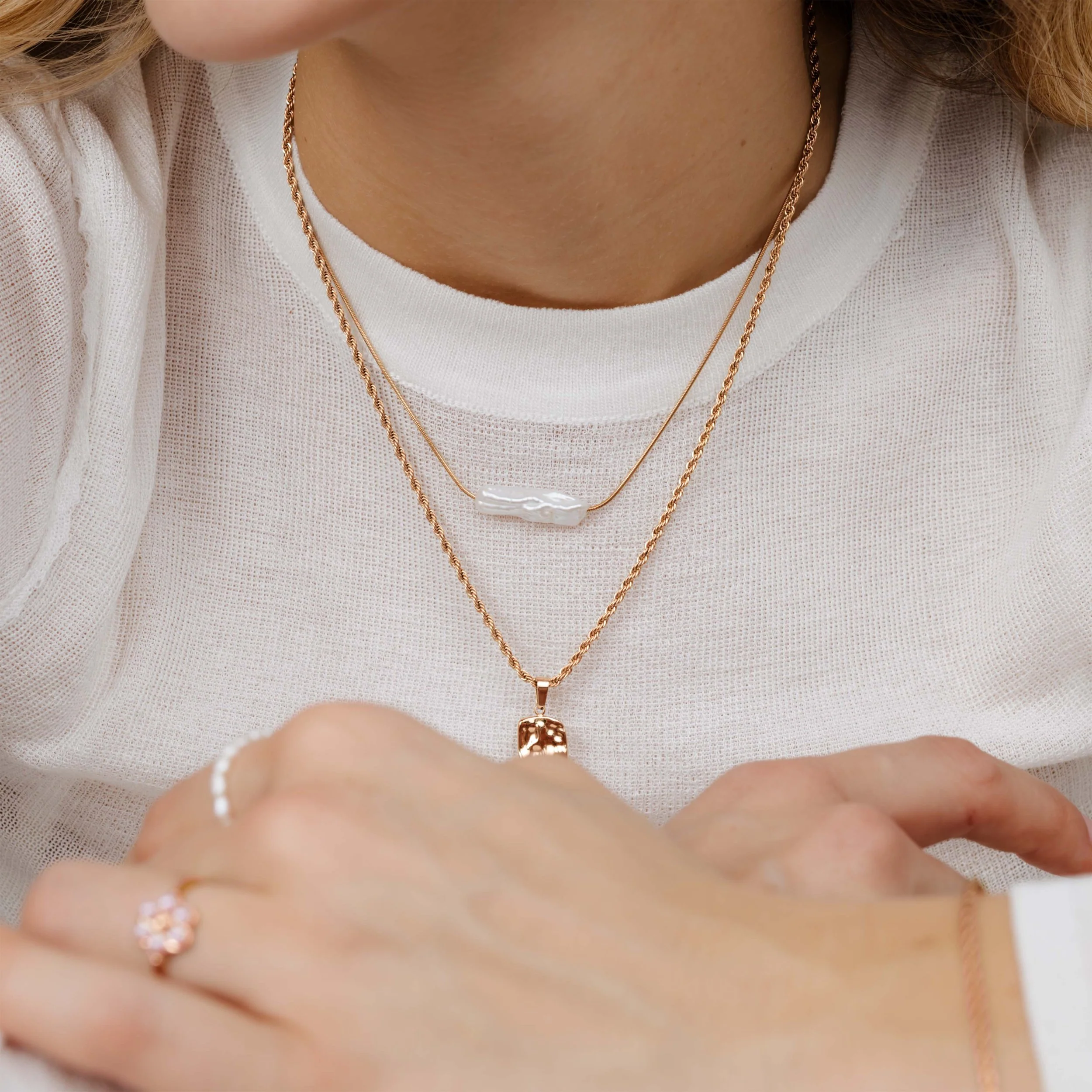 Luminous Pearl Choker Rose Gold - Image 3
