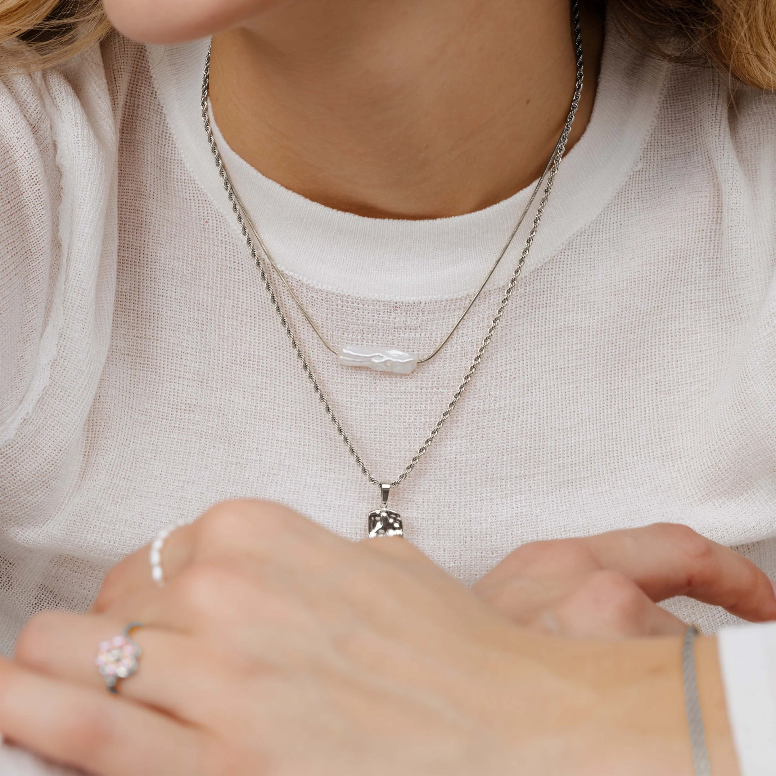 Luminous Pearl Choker Silver - Image 3