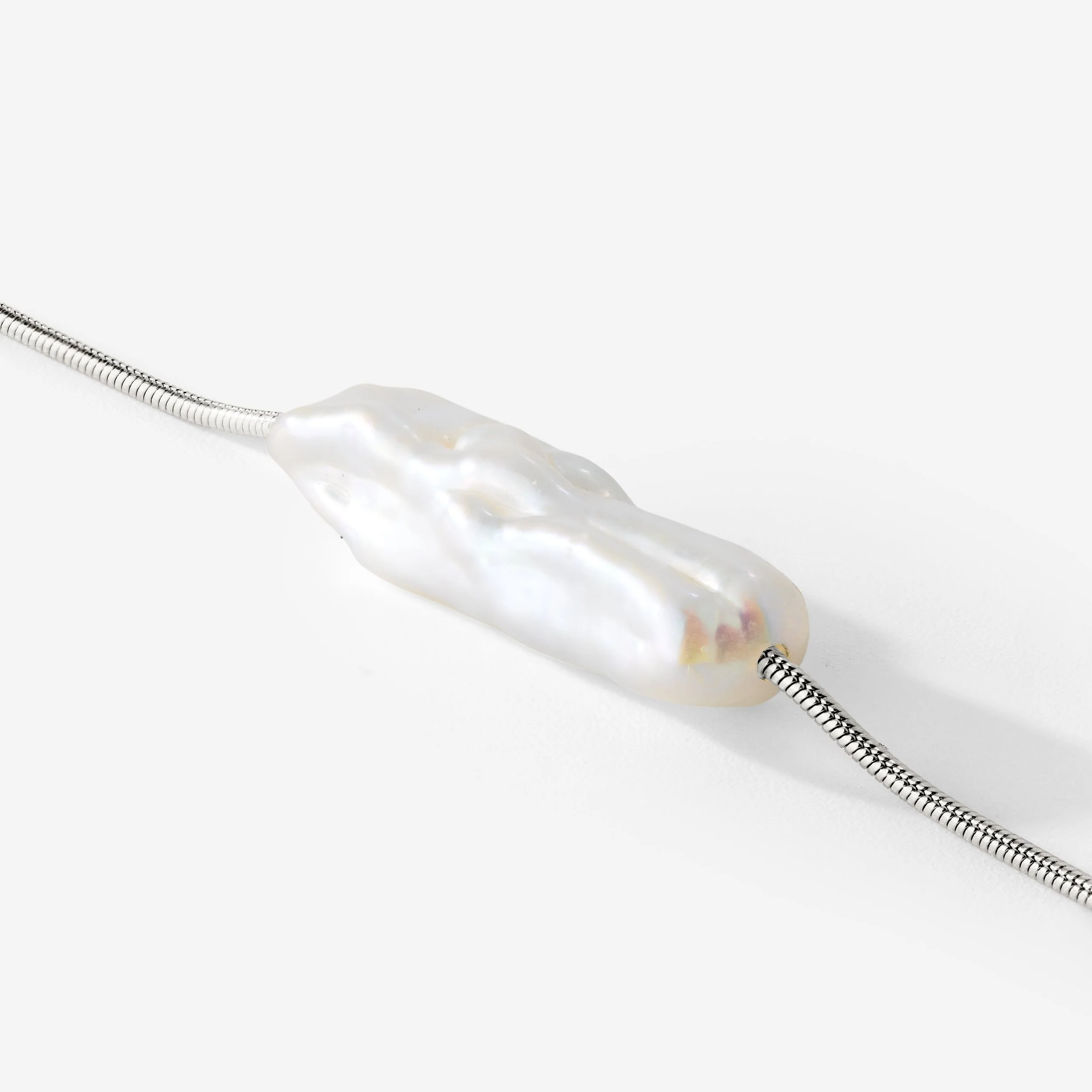 Luminous Pearl Choker Silver - Image 4