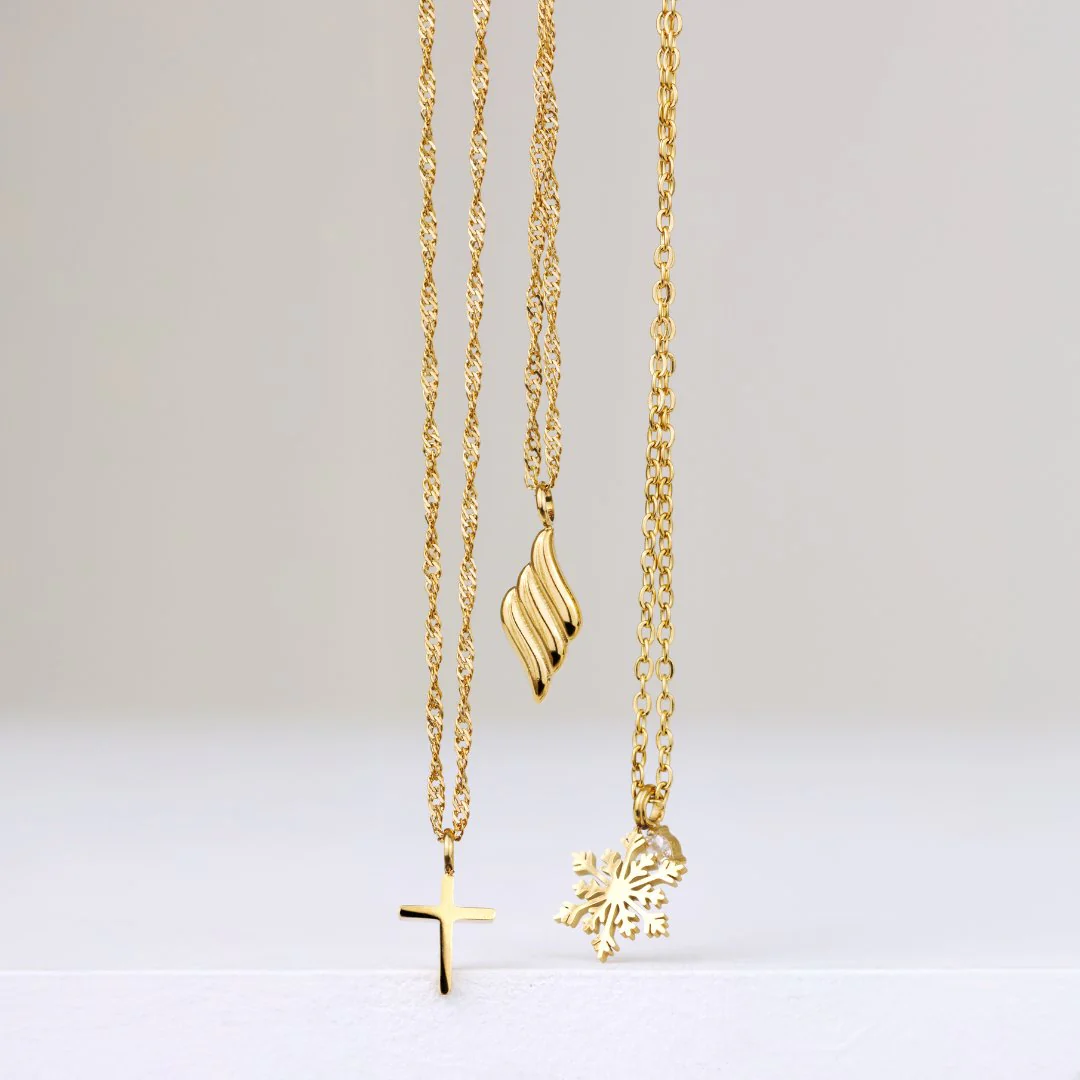 Lustrous Pendant Necklace Stud Earrings Gold - Image 6