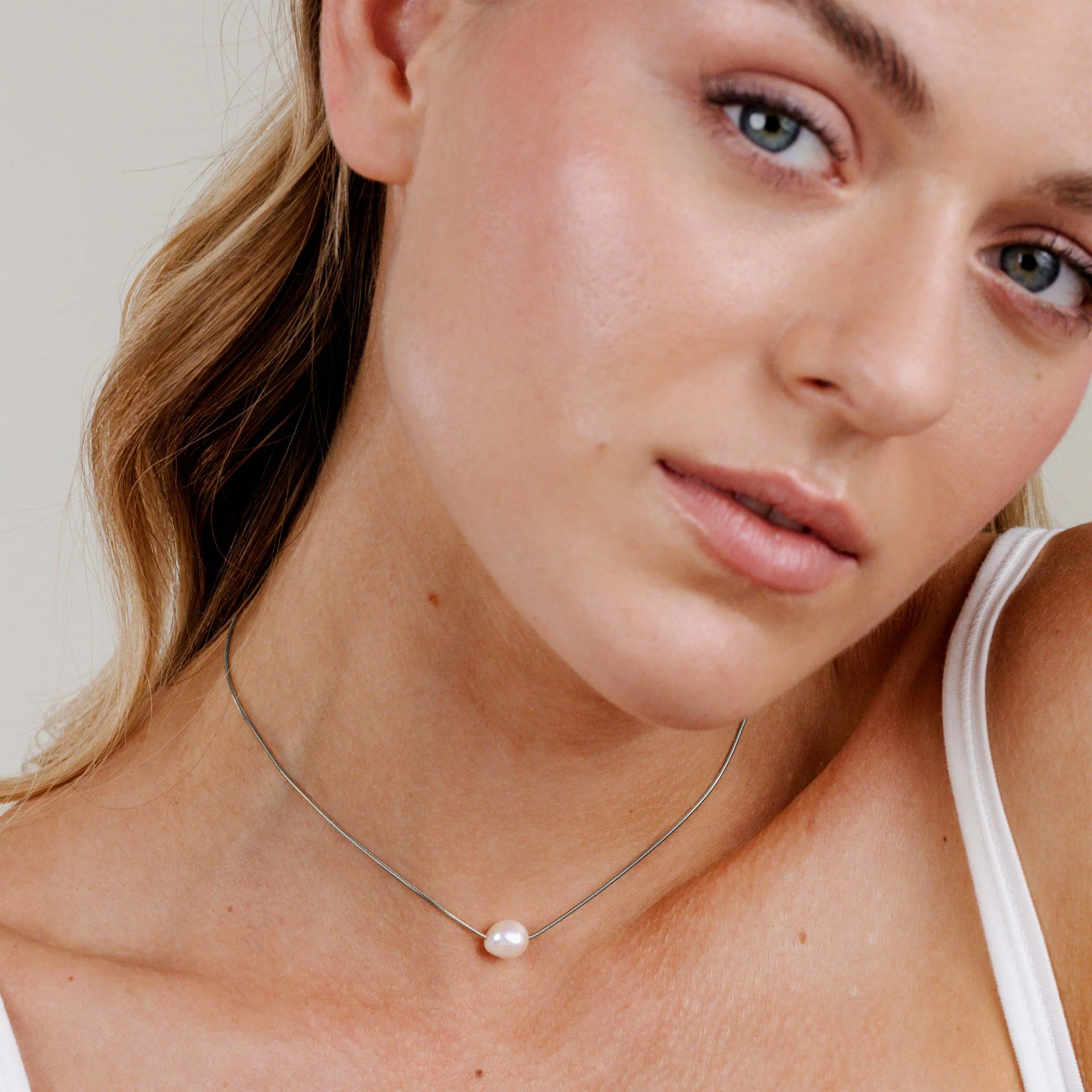 Minimalist Pearl Choker Silver - Image 2