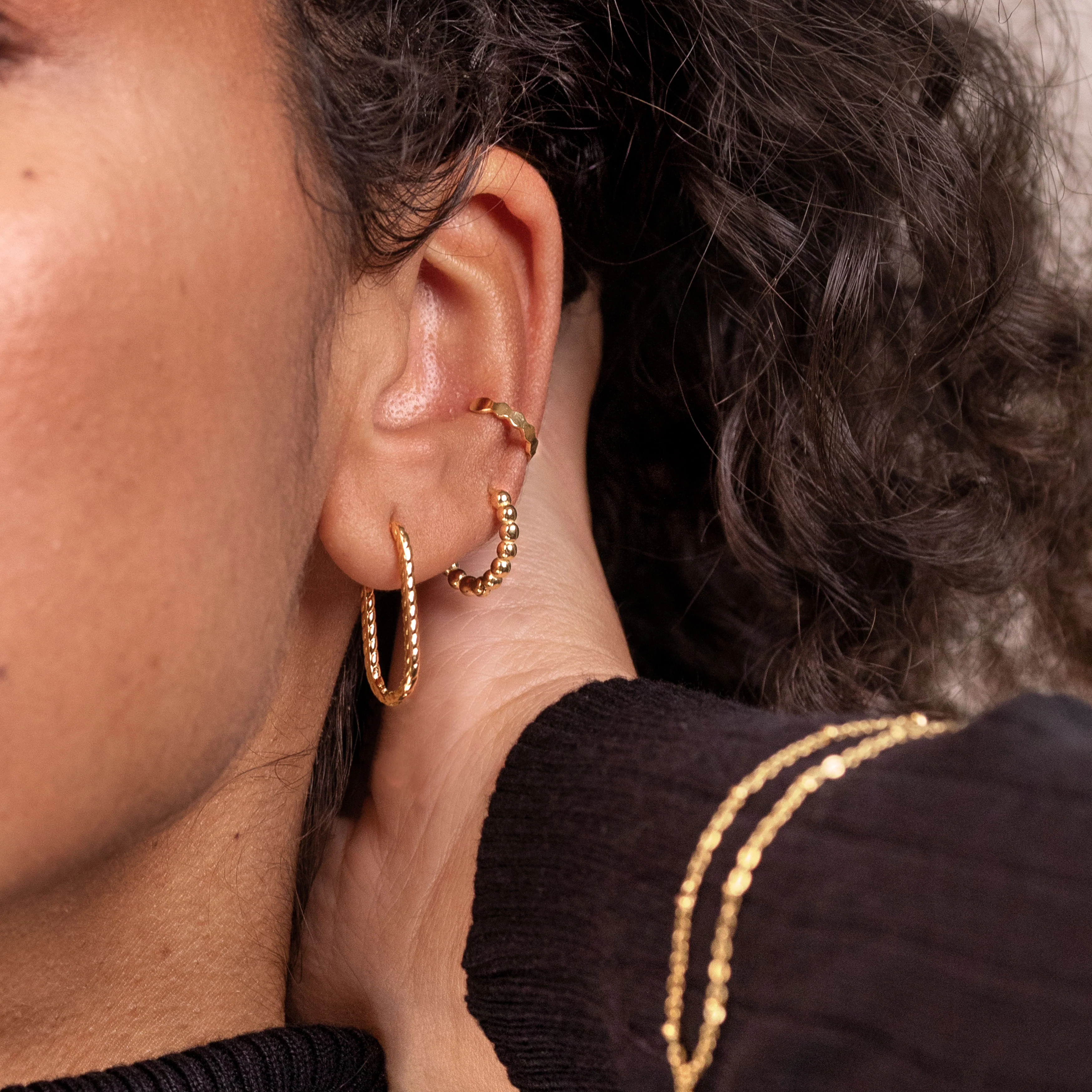 Oval Twisted Hoops Small Gold - Image 2