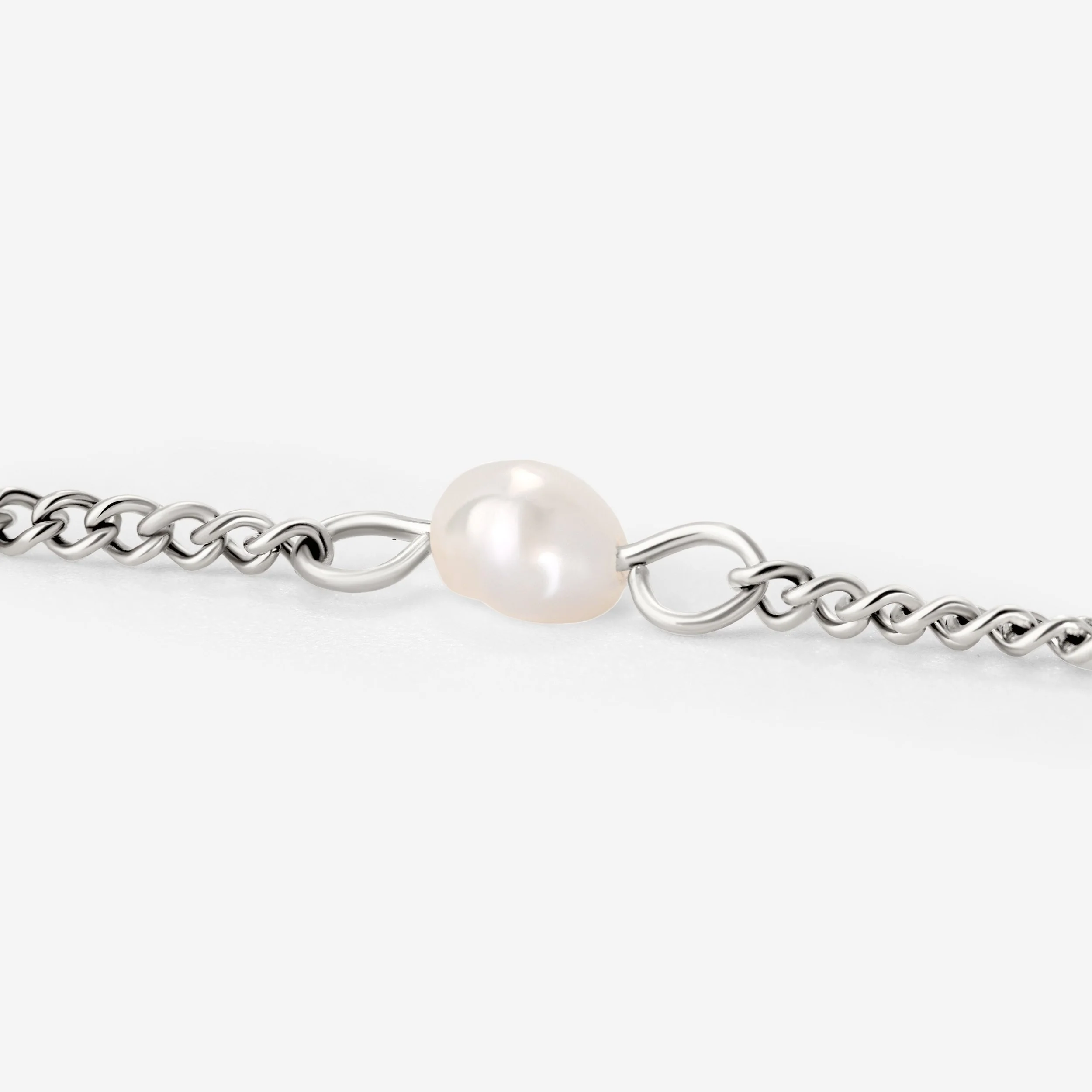 Pearl after Pearl Choker Silver - Image 3