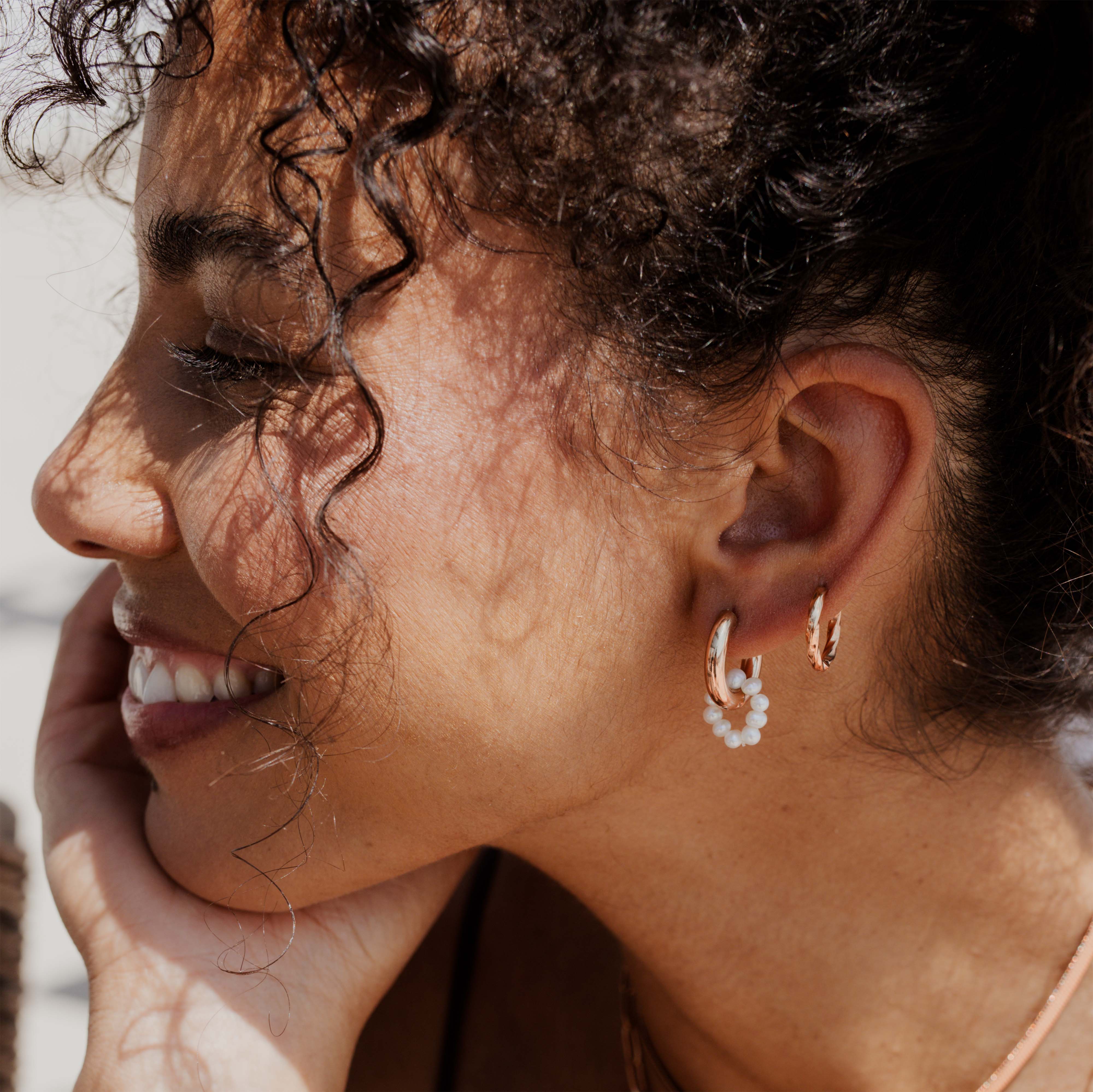 Pearly Donut Hoop Set Rose Gold - Image 2