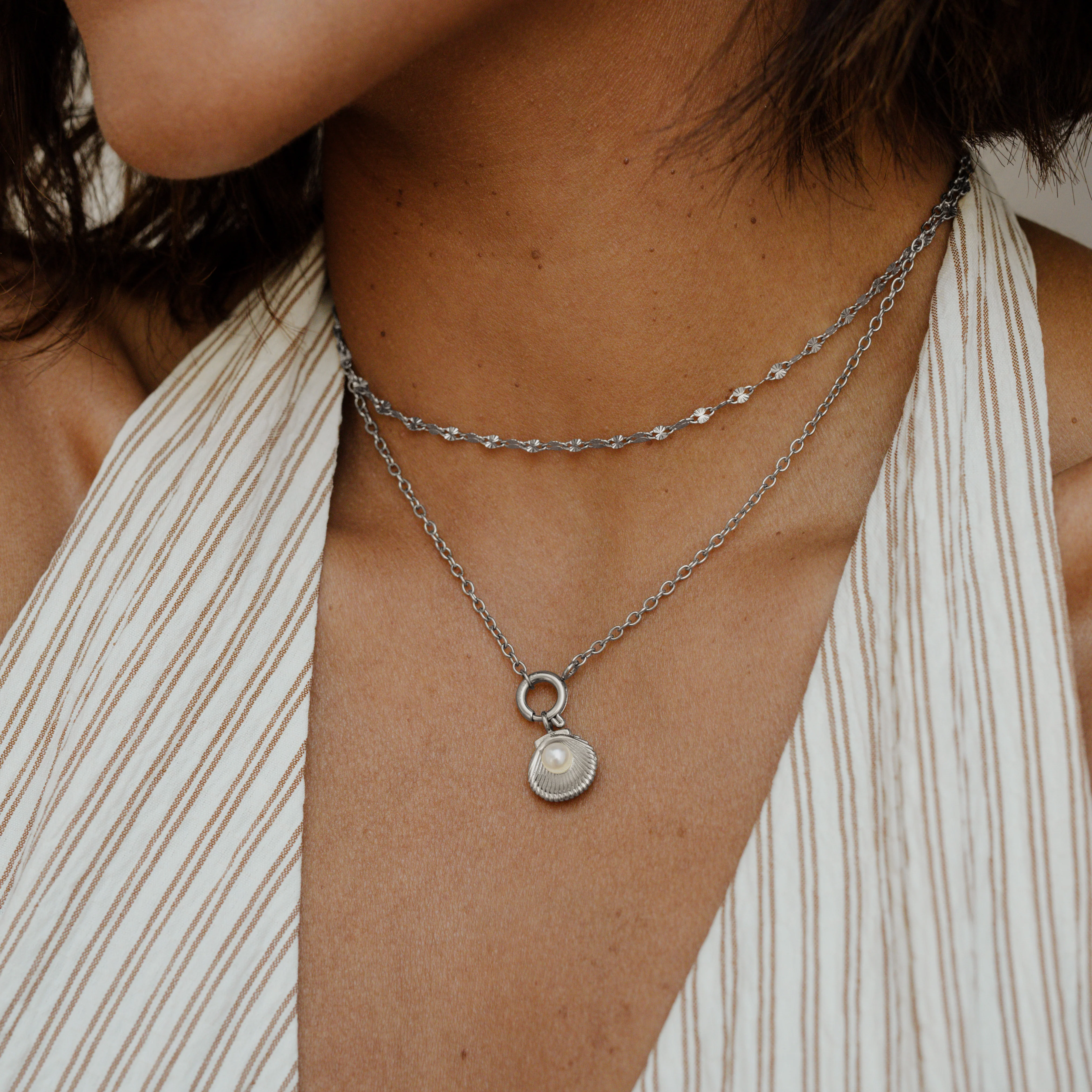Pearly Shell Classic Chain Necklace Set Silver - Image 2