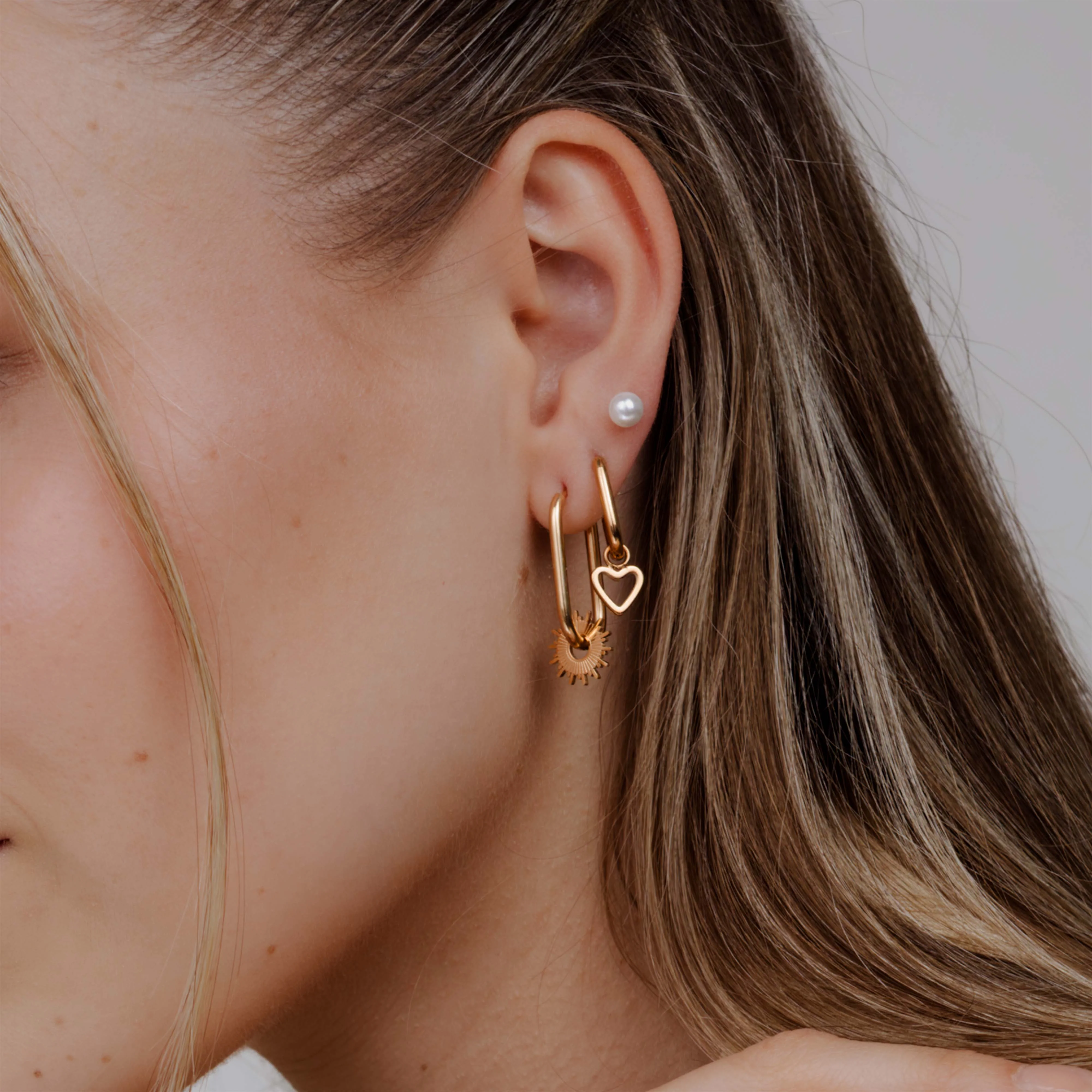 Pretty Pearl Studs Rose Gold - Image 2