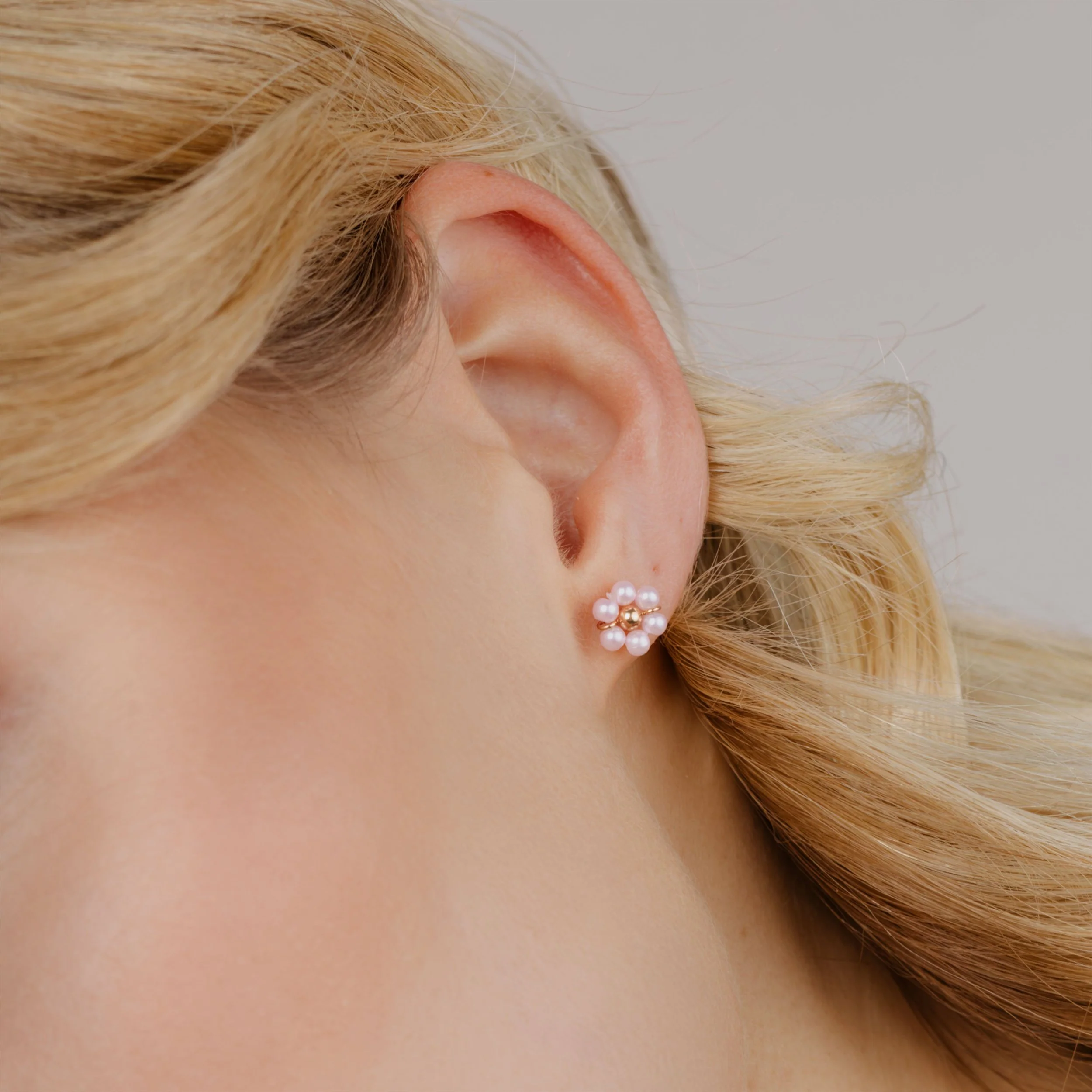 Pretty Pink Daisy Studs Rose Gold - Image 2