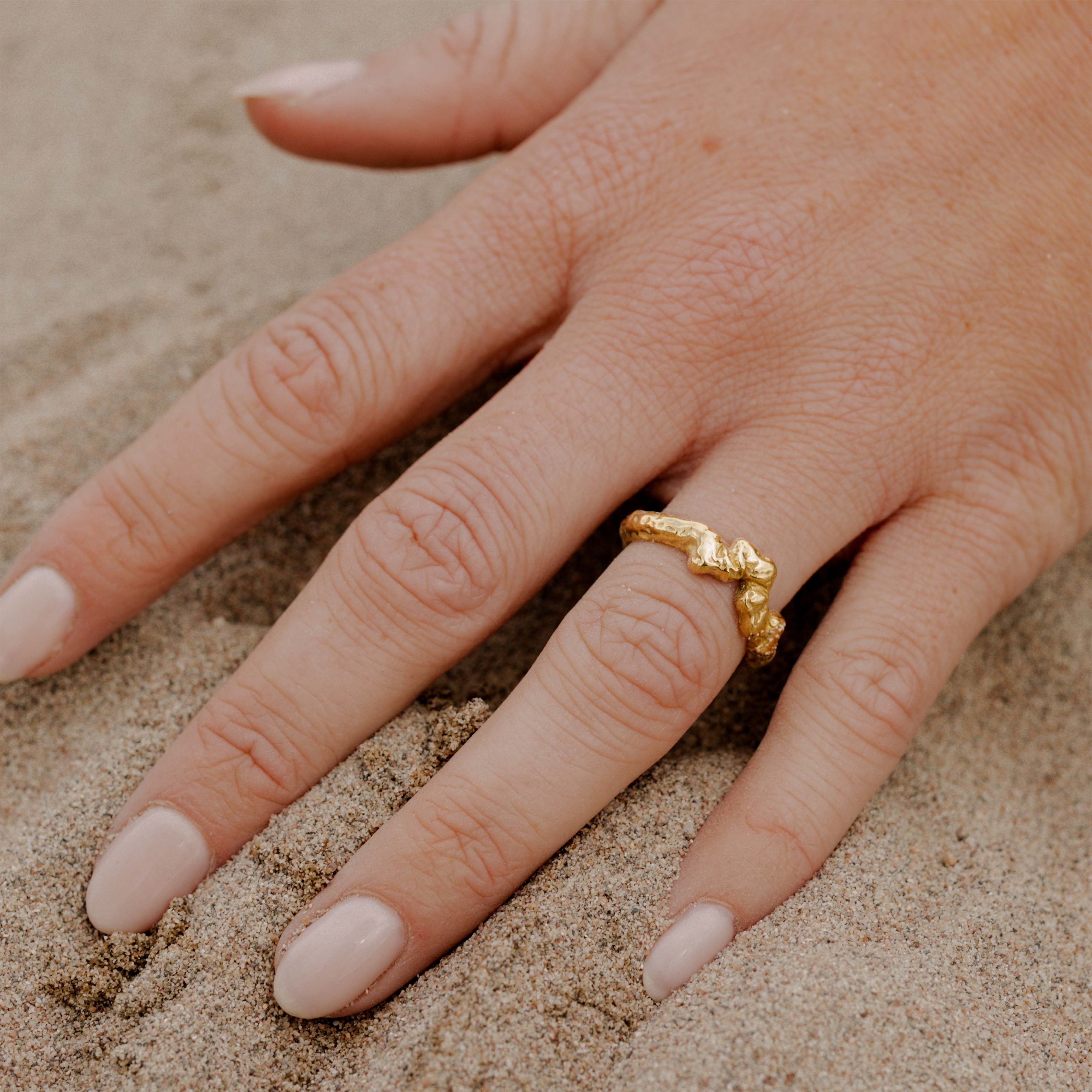 Reef's Whisper Ring Gold - Image 2