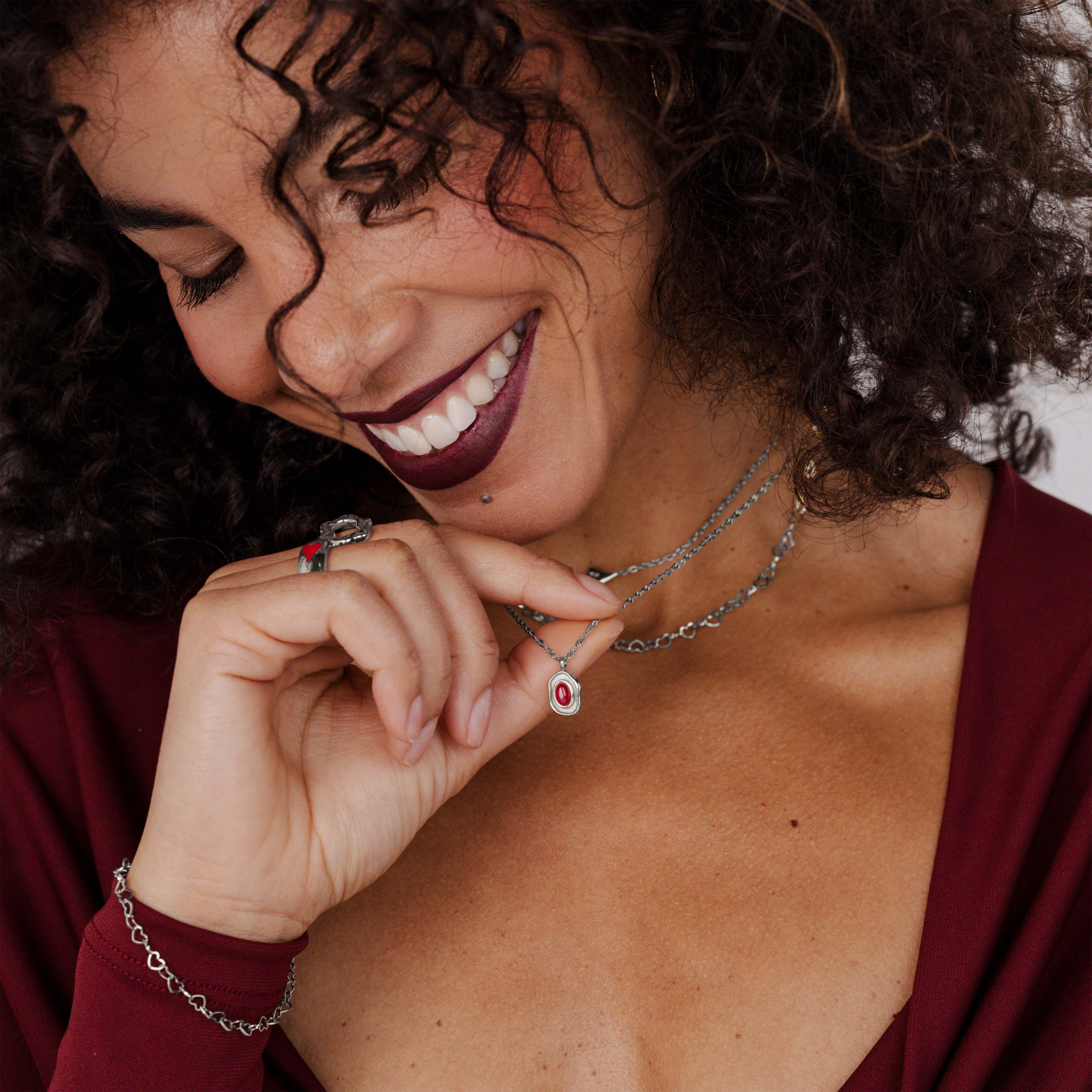 Scarlet Treasure Necklace Silver - Image 2