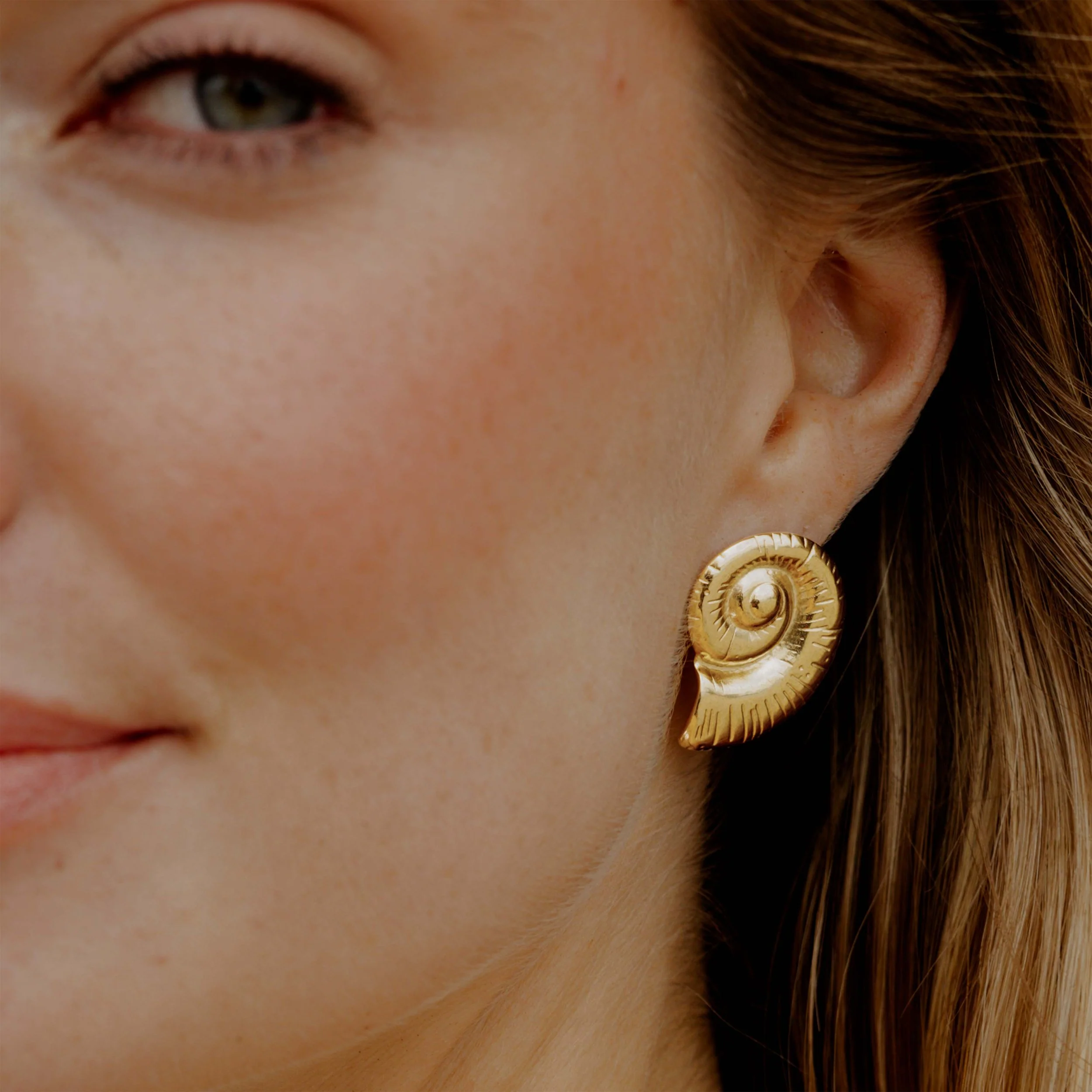 Siren's Spell Studs Gold - Image 2