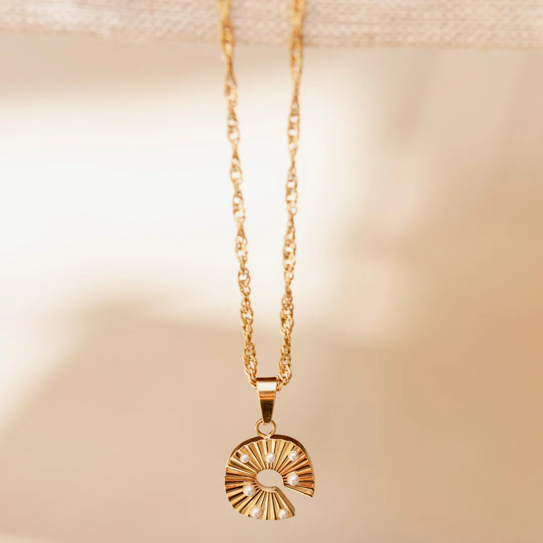 Sparkling Donut Necklace Gold - Image 4