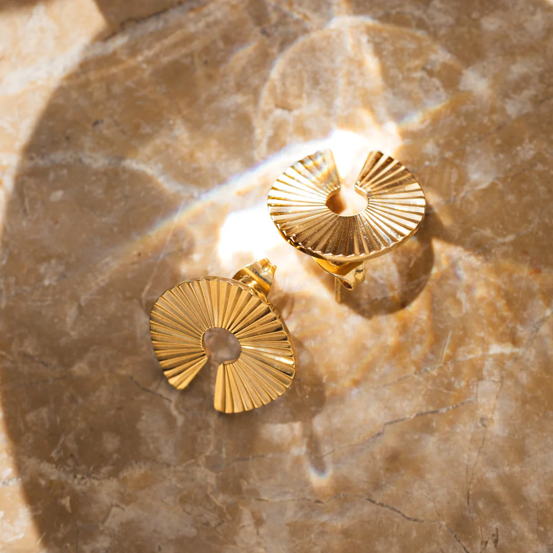 Sparkling Donut Studs Gold - Image 3