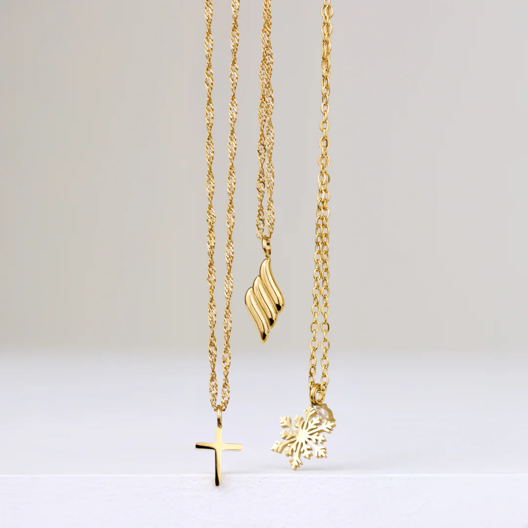 Sparkling Snowflake Necklace Gold - Image 7