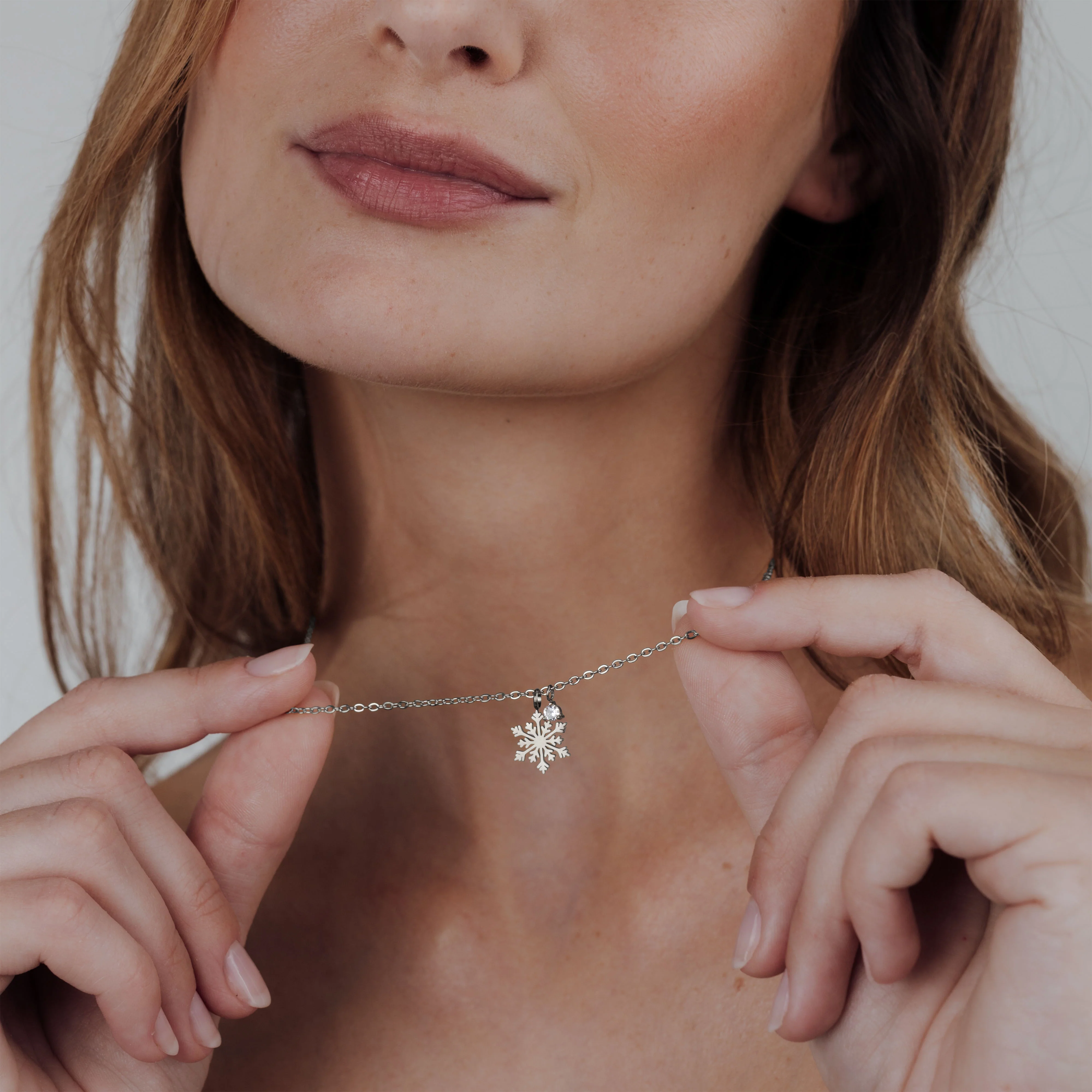 Sparkling Snowflake Necklace Silver - Image 2