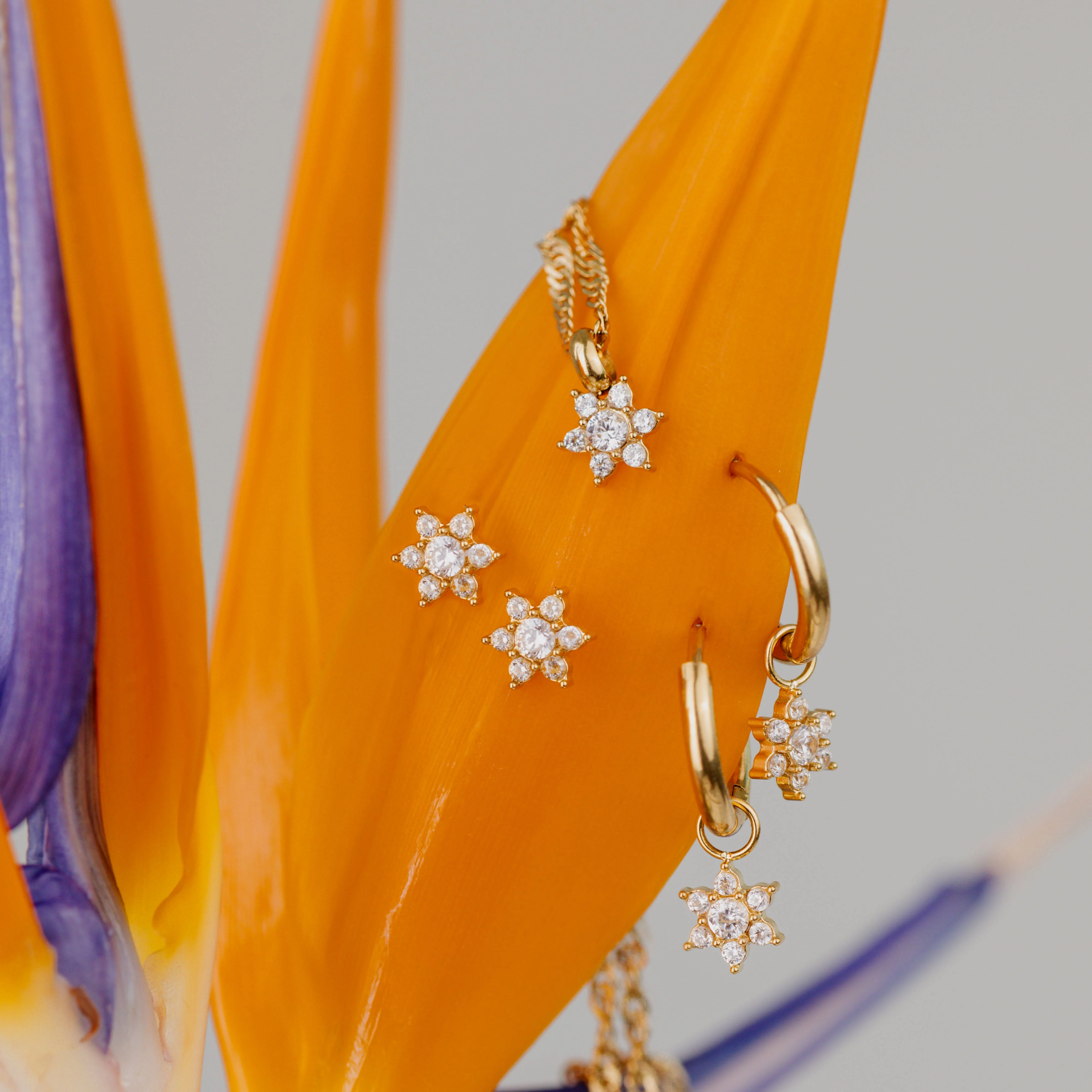 Sparkling White Petal Necklace Gold - Image 7