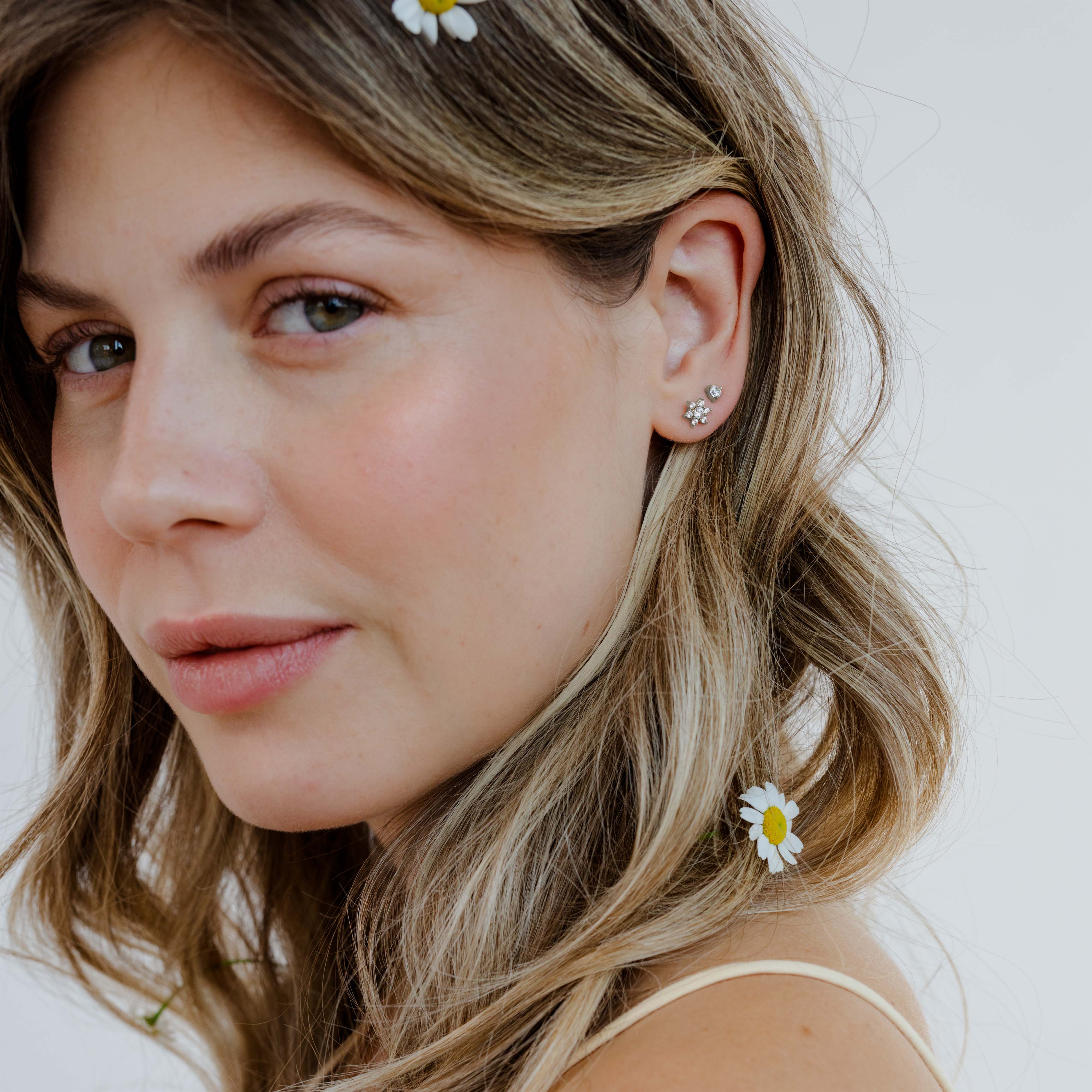 Sparkling White Petal Studs Silver - Image 2