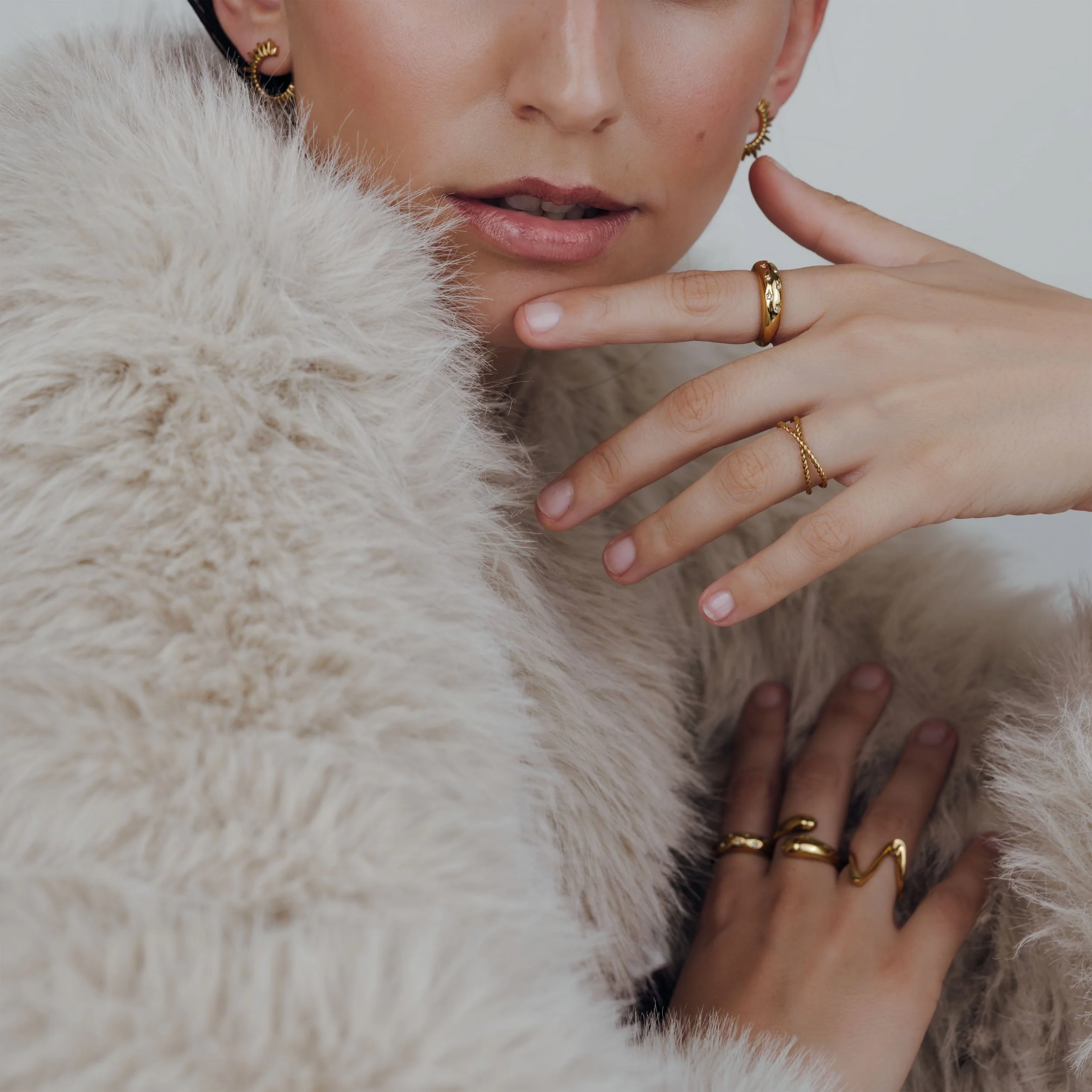 Starstruck Ring Stud Earrings Gold - Image 3