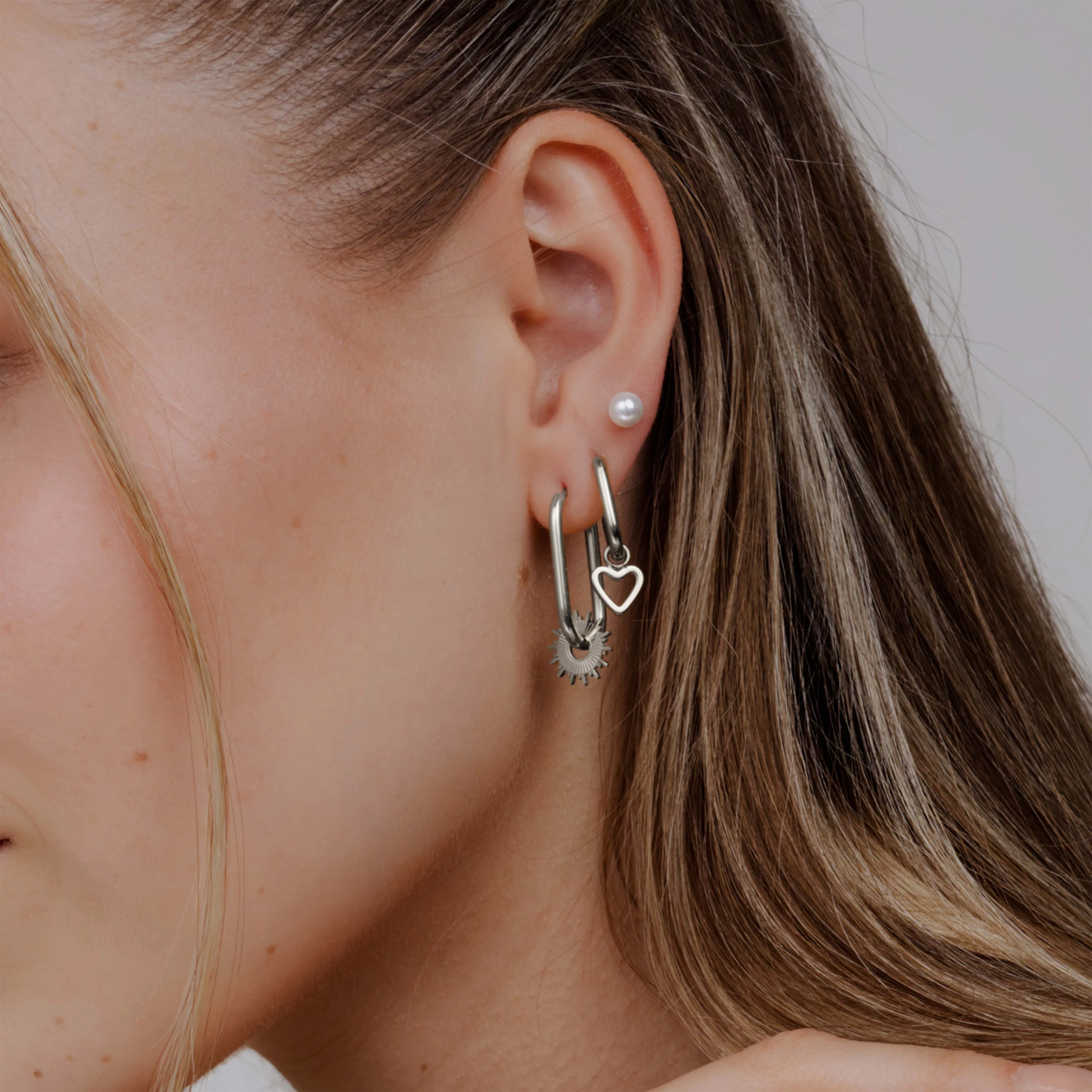 Sun Ray Oval Hoops Small Silver - Image 2