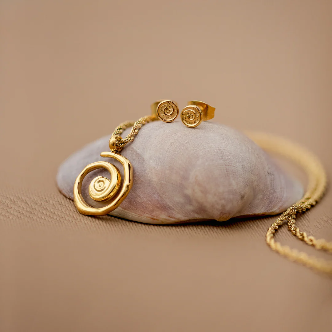 Sweet Swirl Studs Gold - Image 3