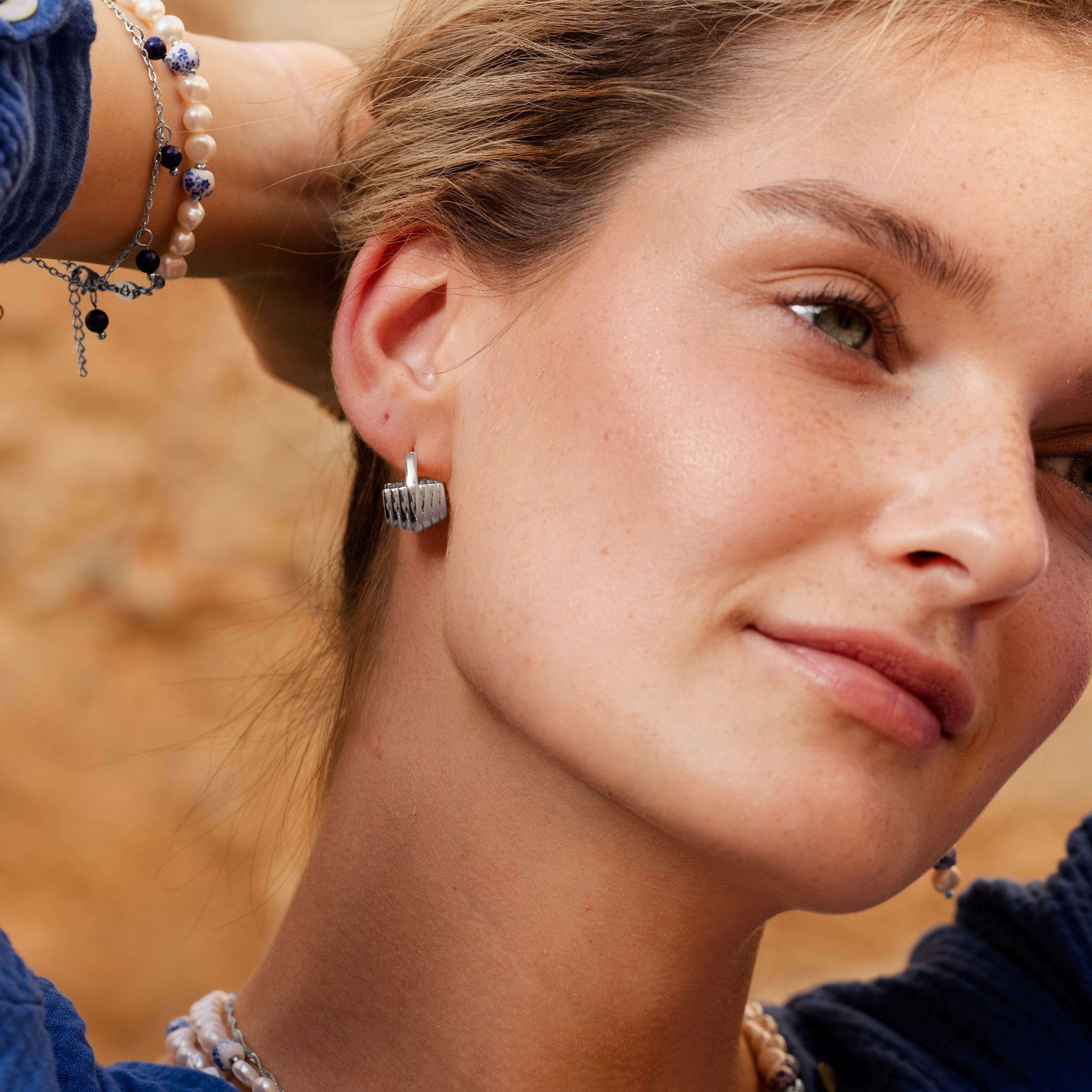 Winding Hoop Studs Silver - Image 2